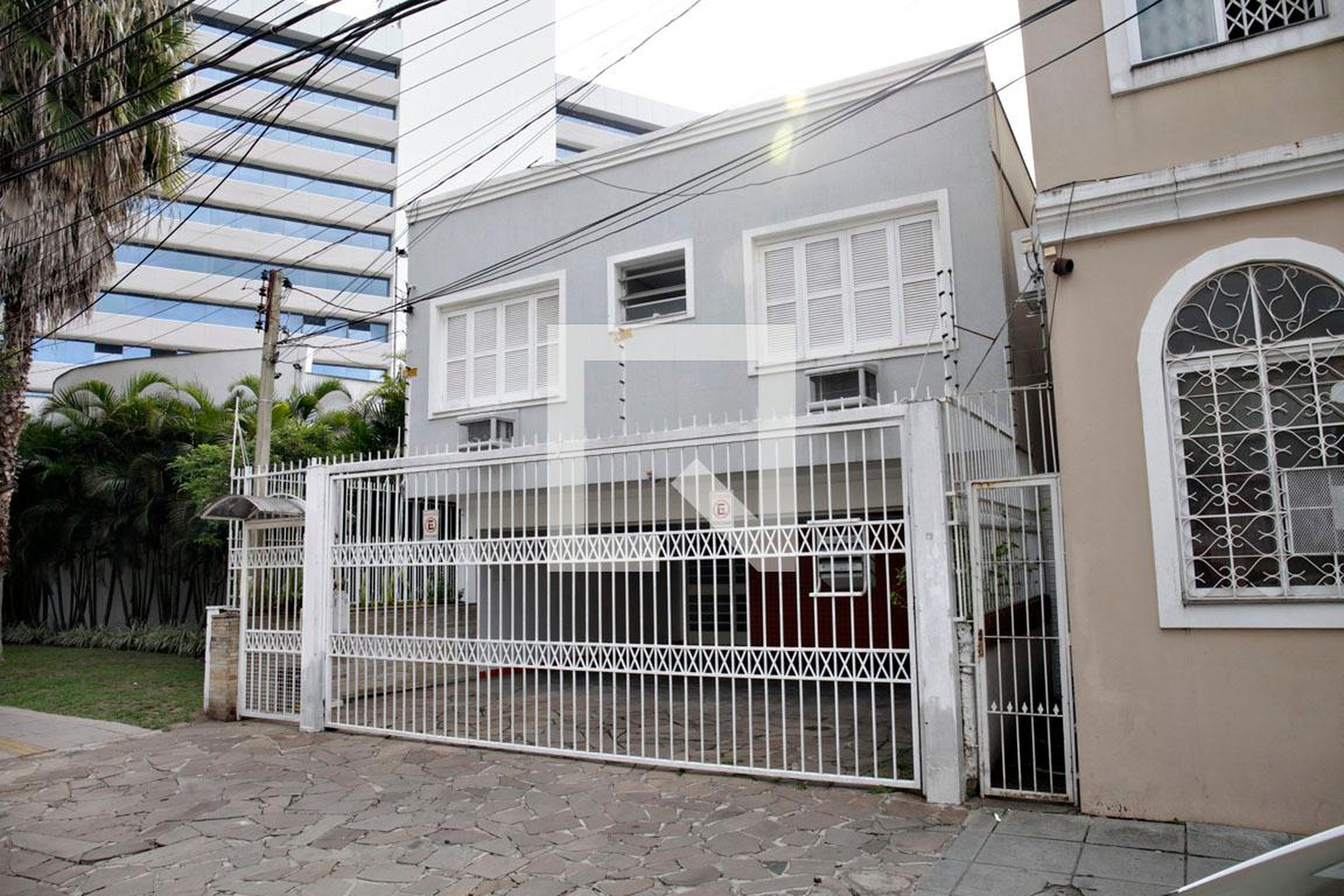 Fachada Condomínio em Rua General Neto, 76