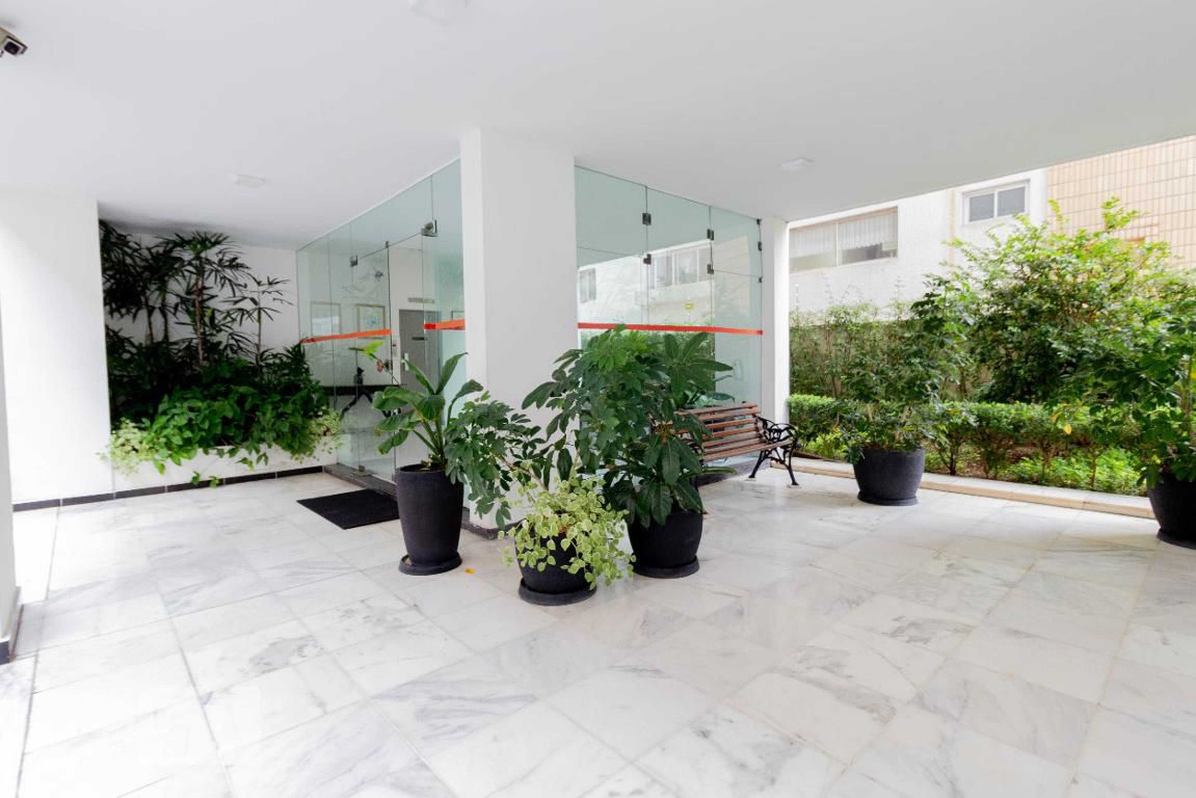 Área Externa - Emilia Candreva