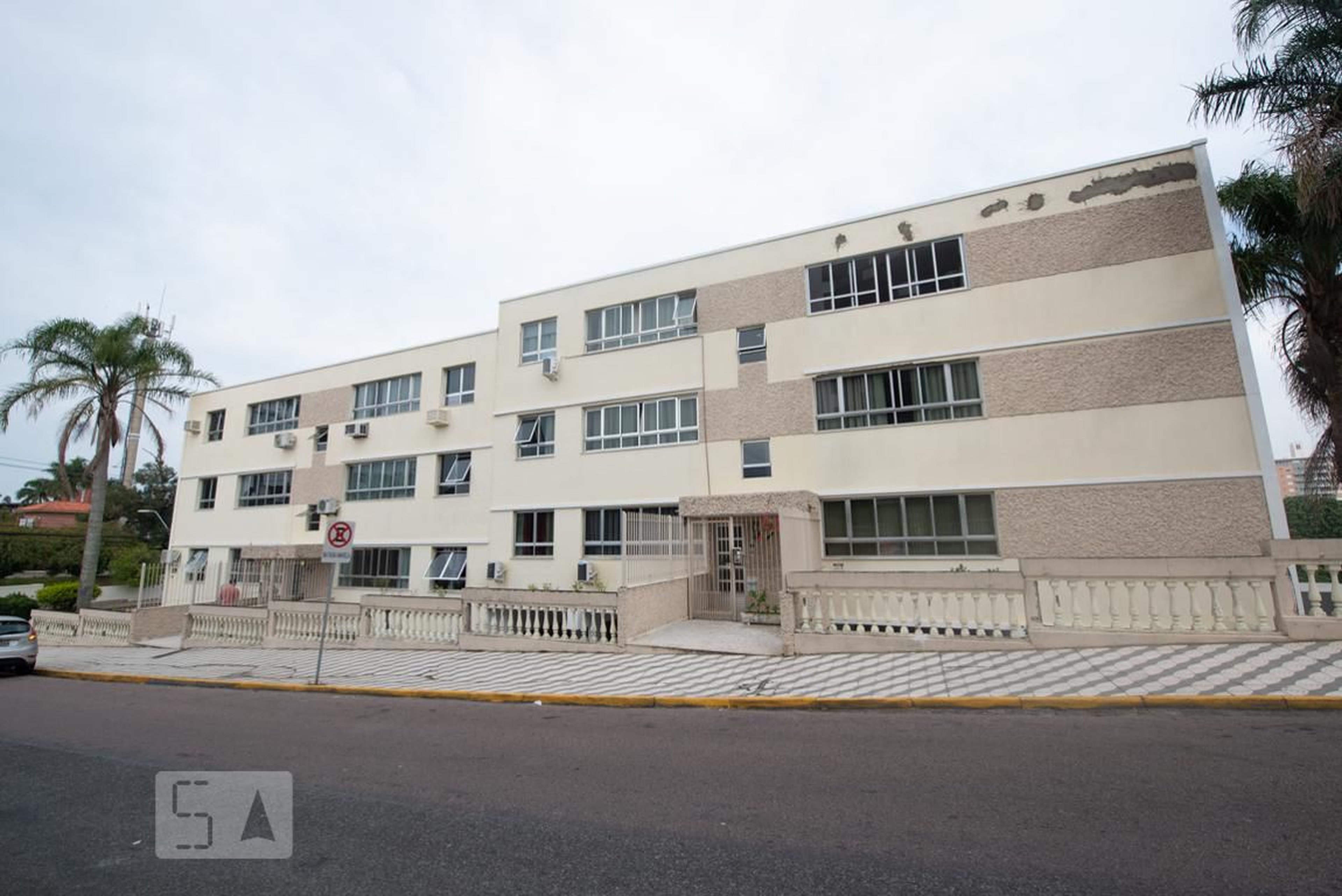 Fachada Condomínio em Rua Ivo Réis Montenegro, 51