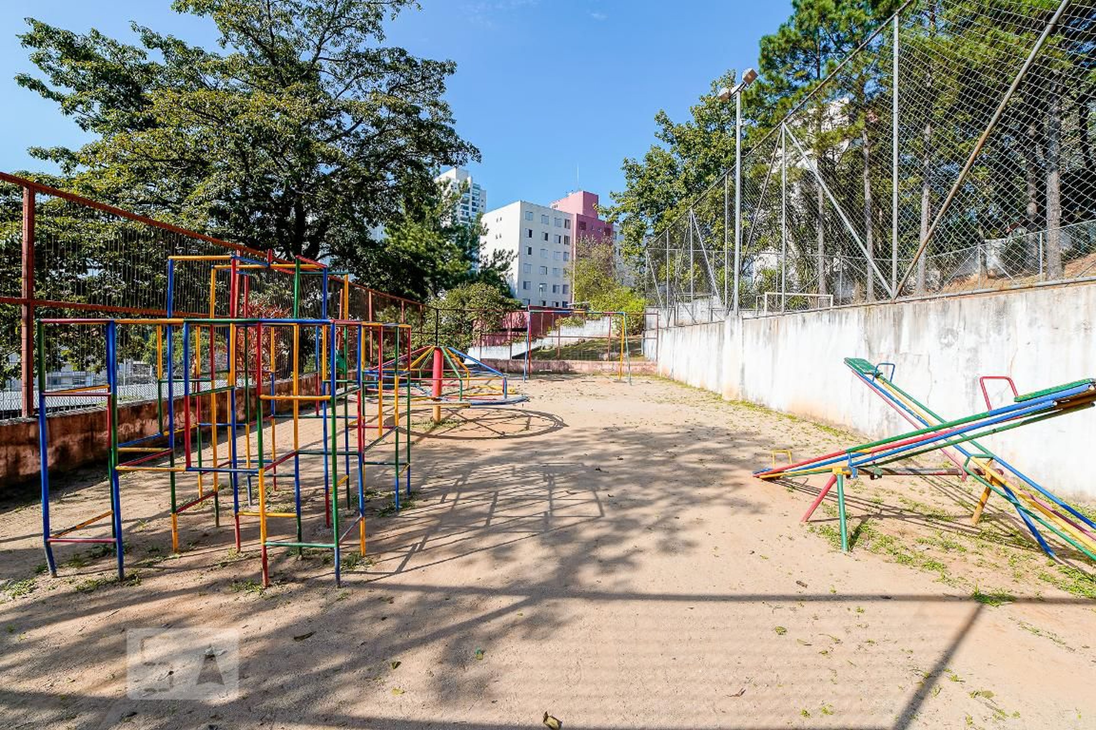 Área Comum - Playground Condomínio em Rua Alcino Bueno de Assis, 500