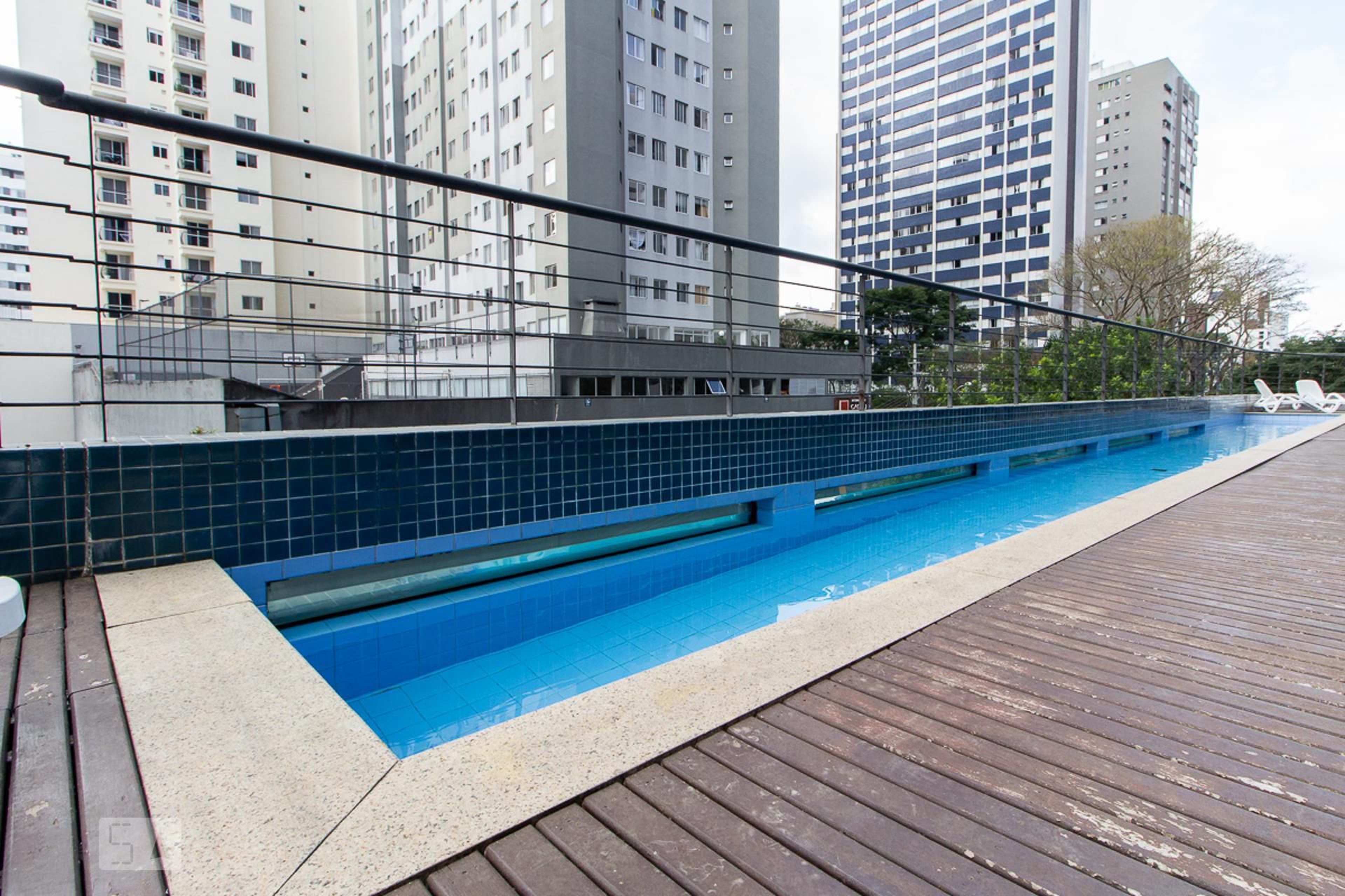 Piscina - Edifício Curitiba Loft Champagnat
