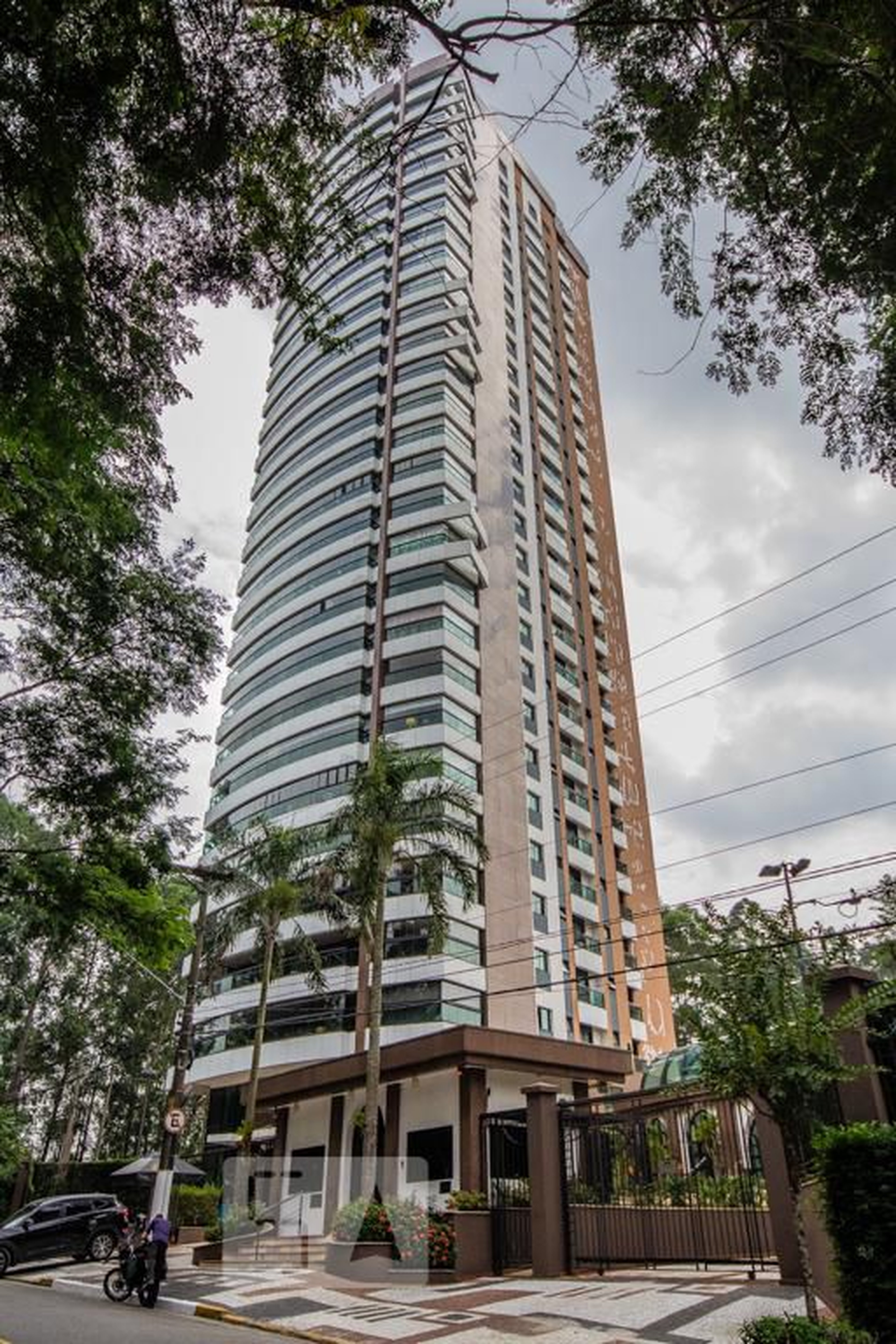 Fachada do Condomínio Condomínio Espaço Tangará