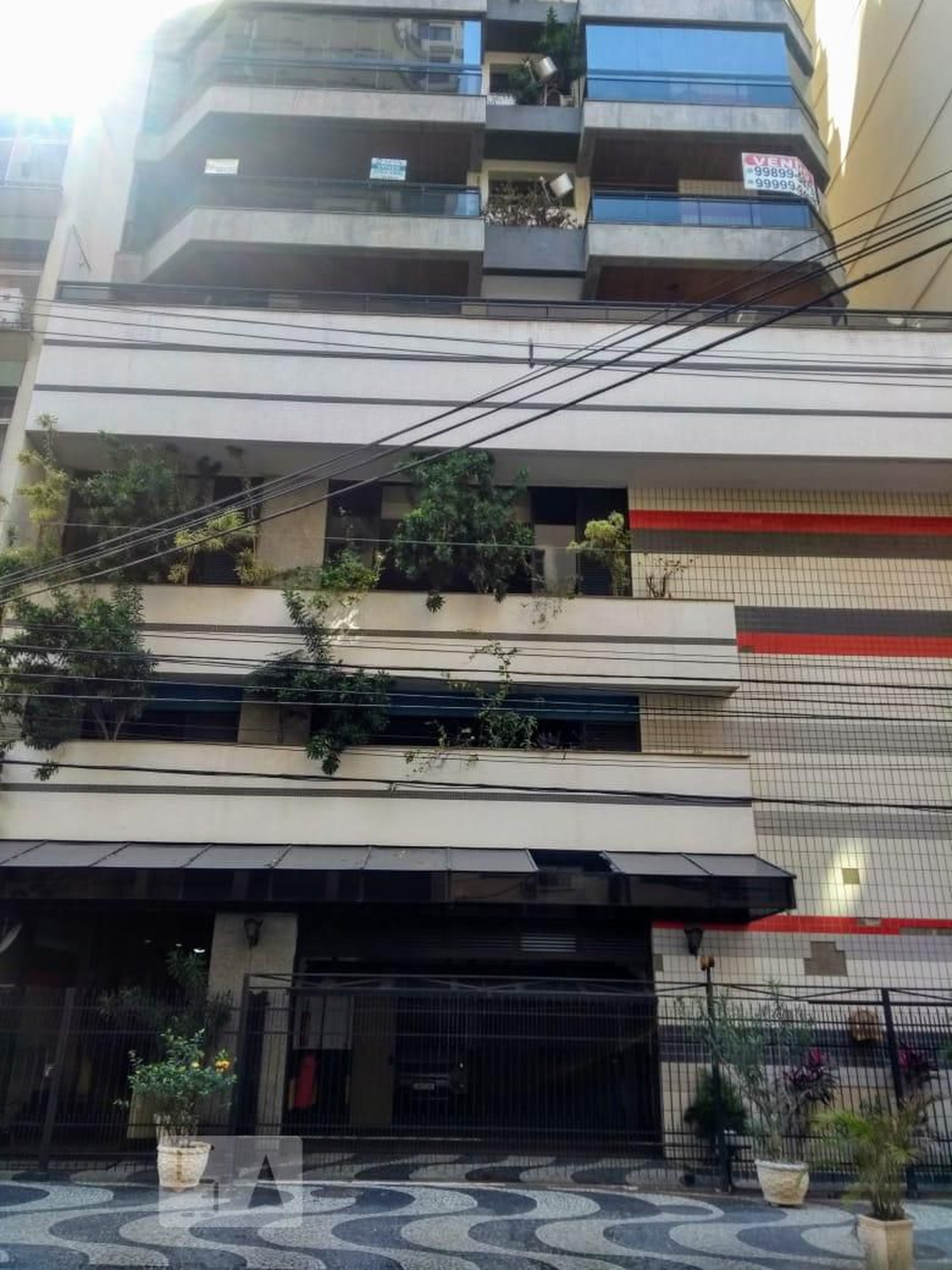 Fachada do Prédio Condomínio em Rua Mariz e Barros, 24