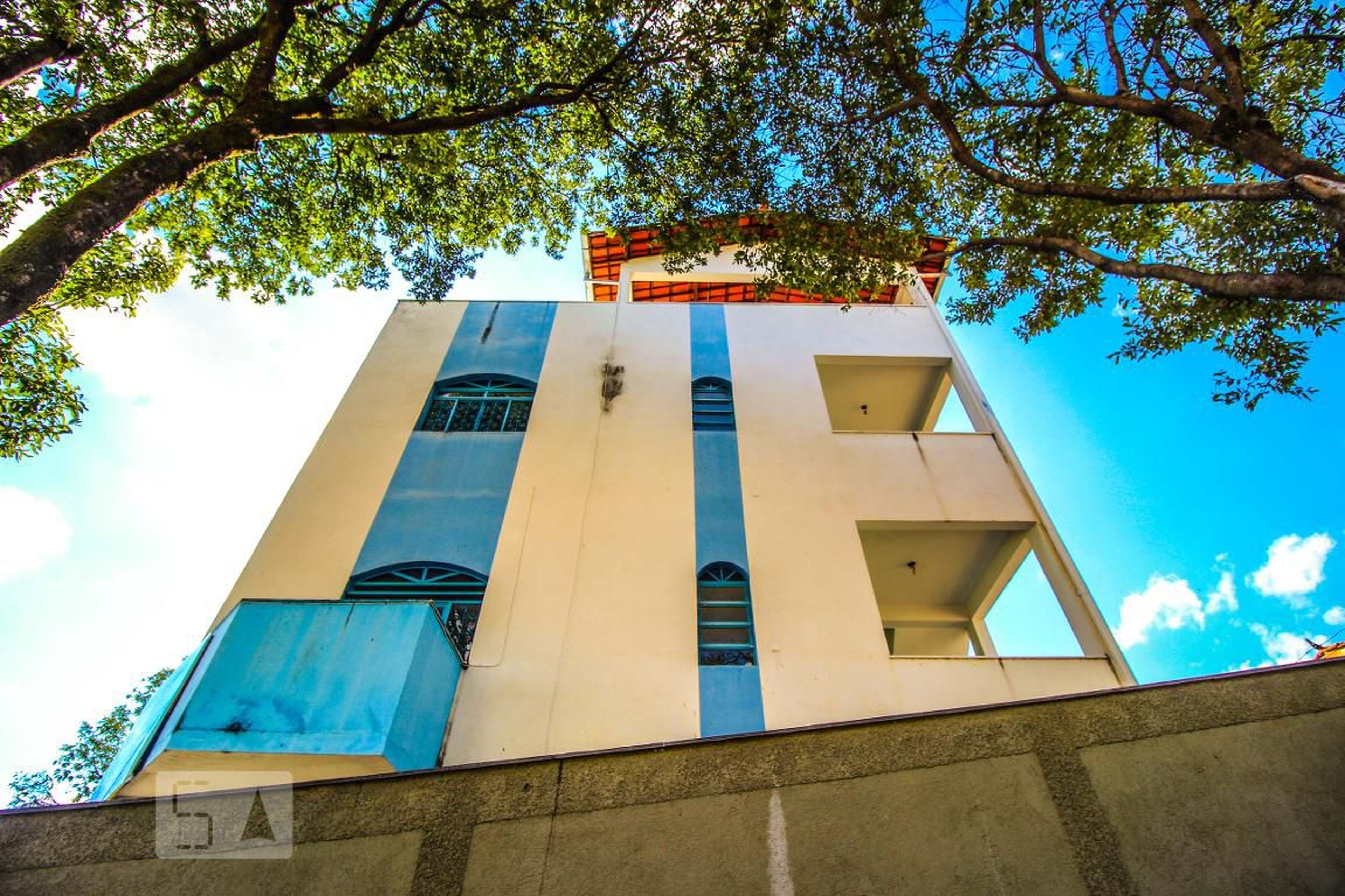 Fachada Condomínio em Rua Senador Teixeira da Costa, 171