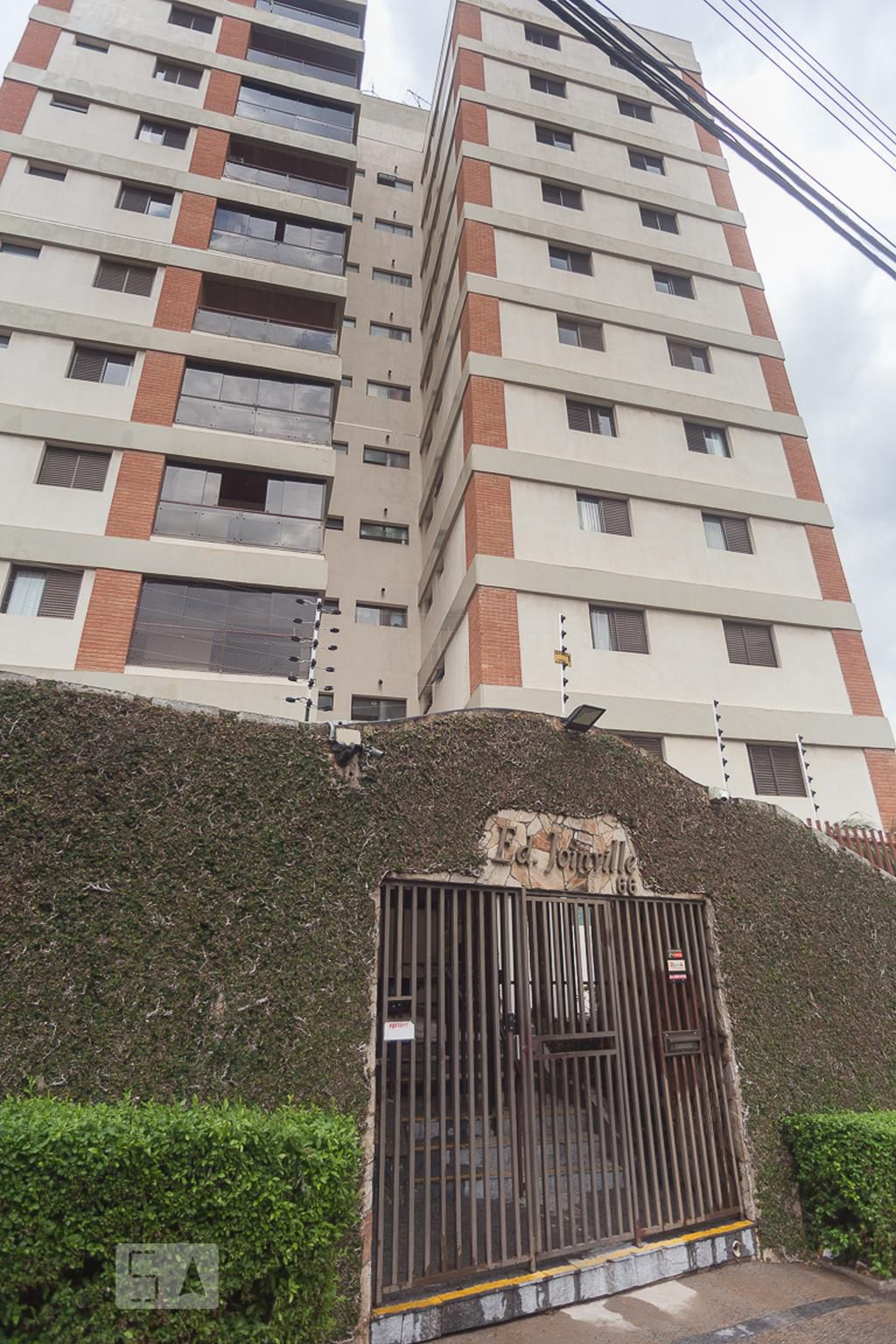 Fachada do prédio Condomínio Joinville