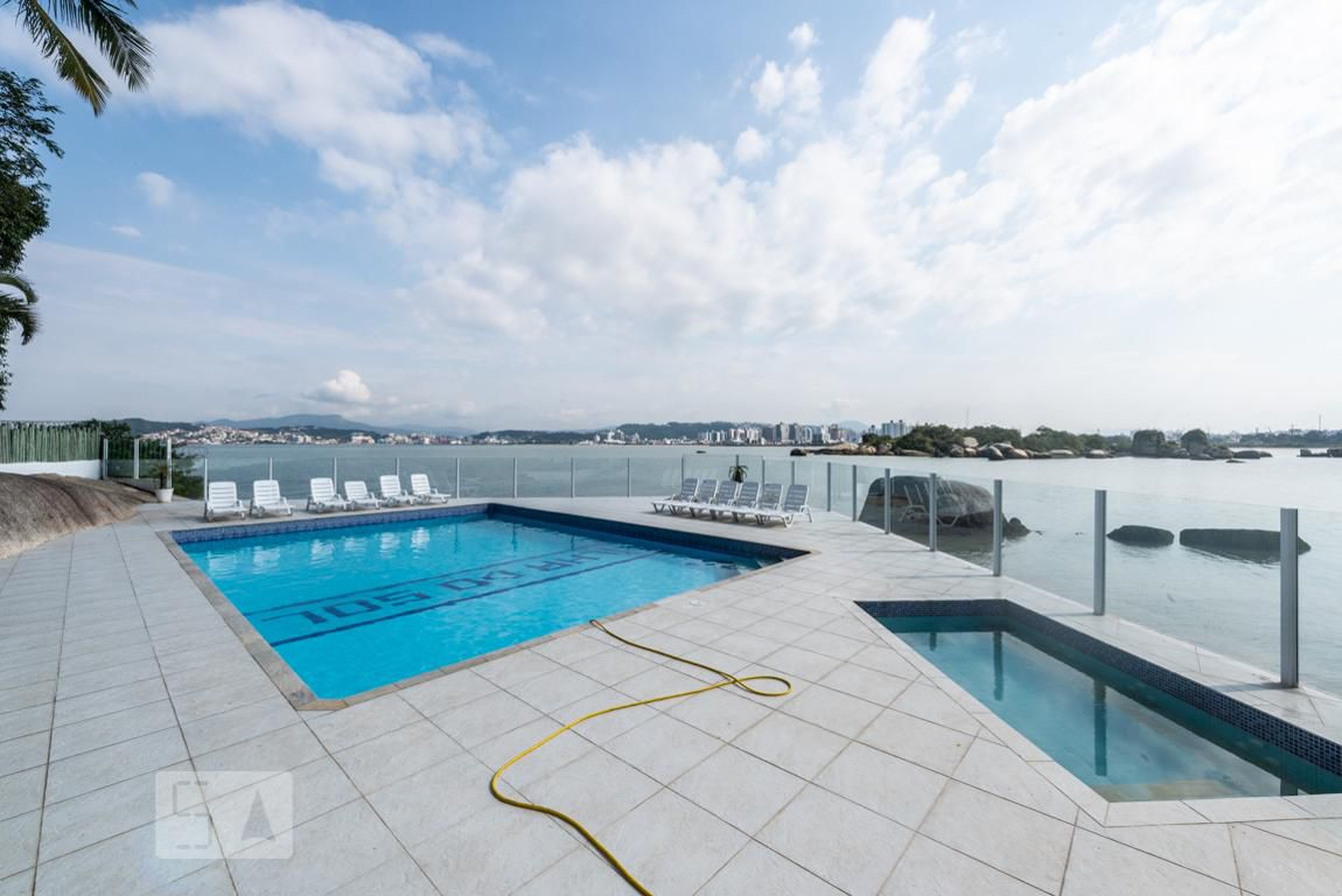 Piscina - Conjunto Residencial Ilha do Sol