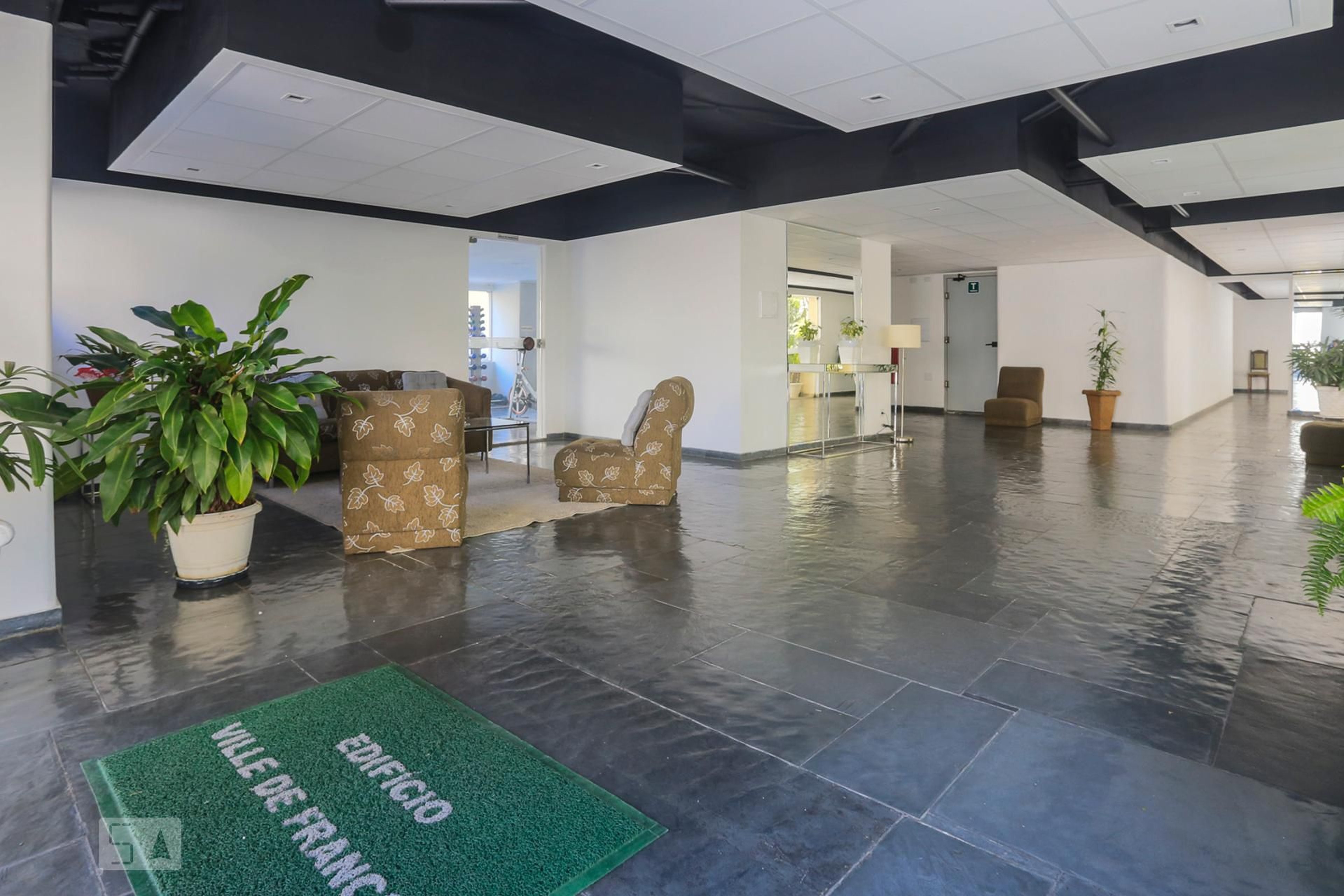 Hall de Entrada - Ville de France II