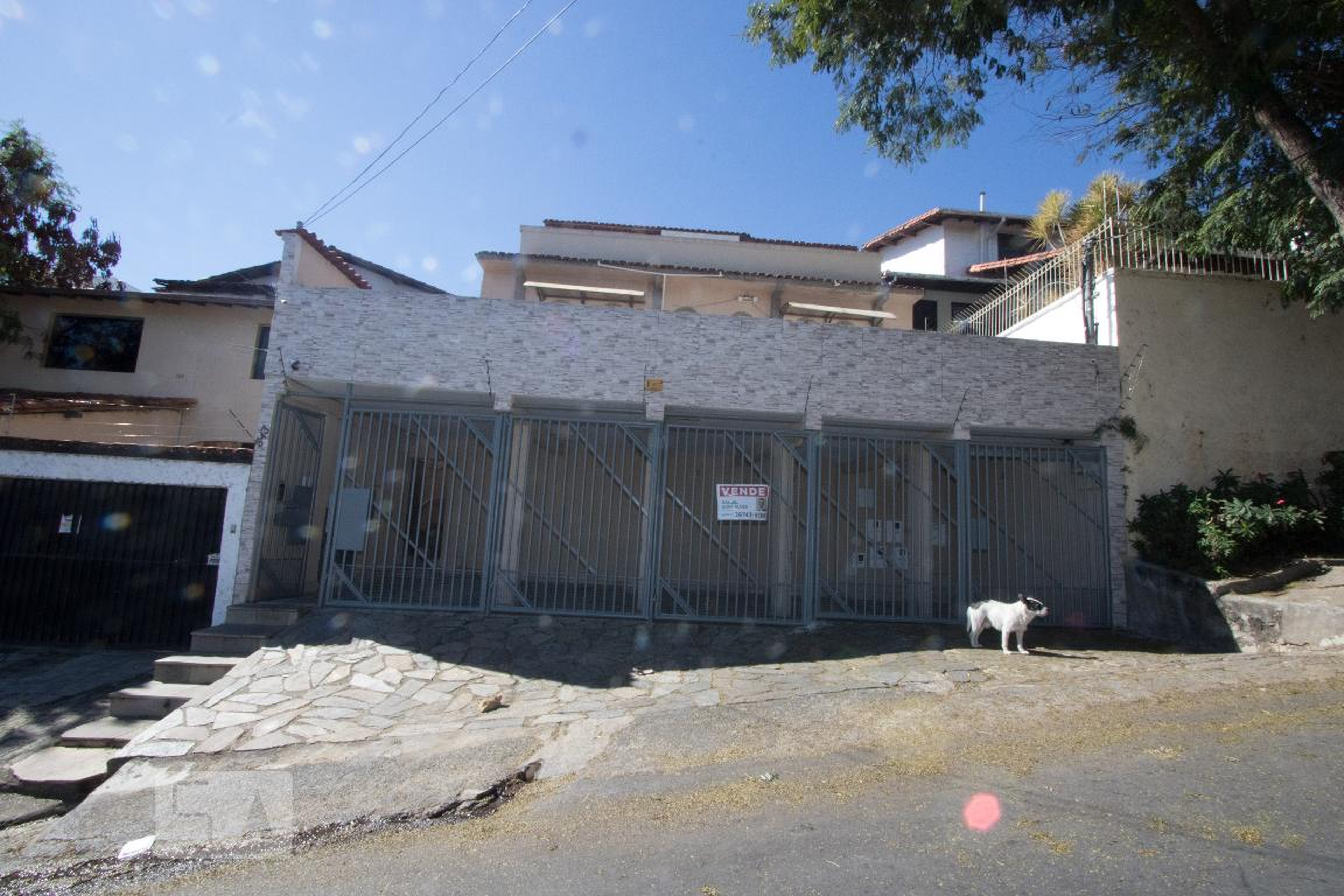 Fachada Condomínio em Rua Doutor Natalino Triginelli, 343