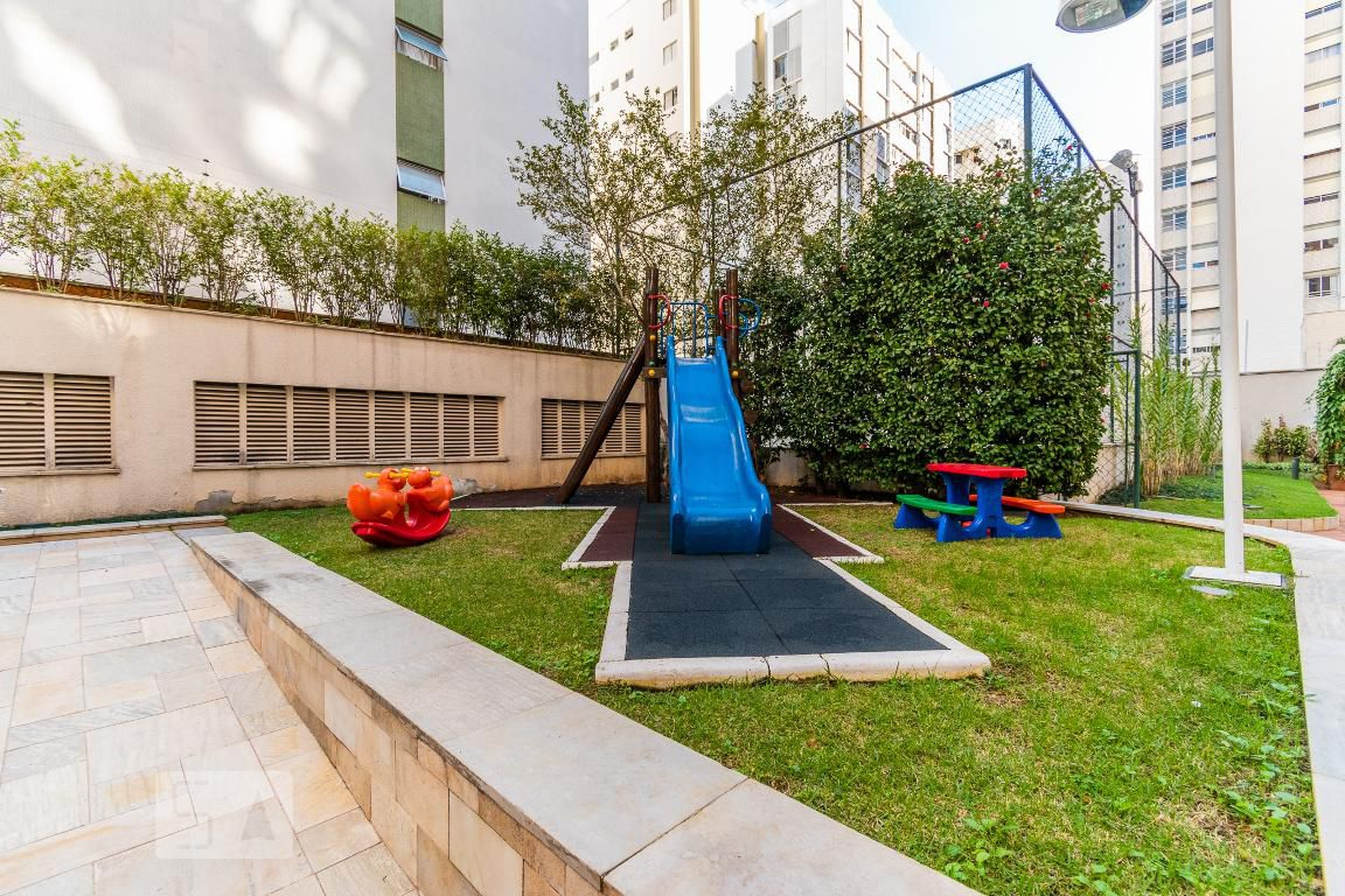 Playground - Place de Montebello