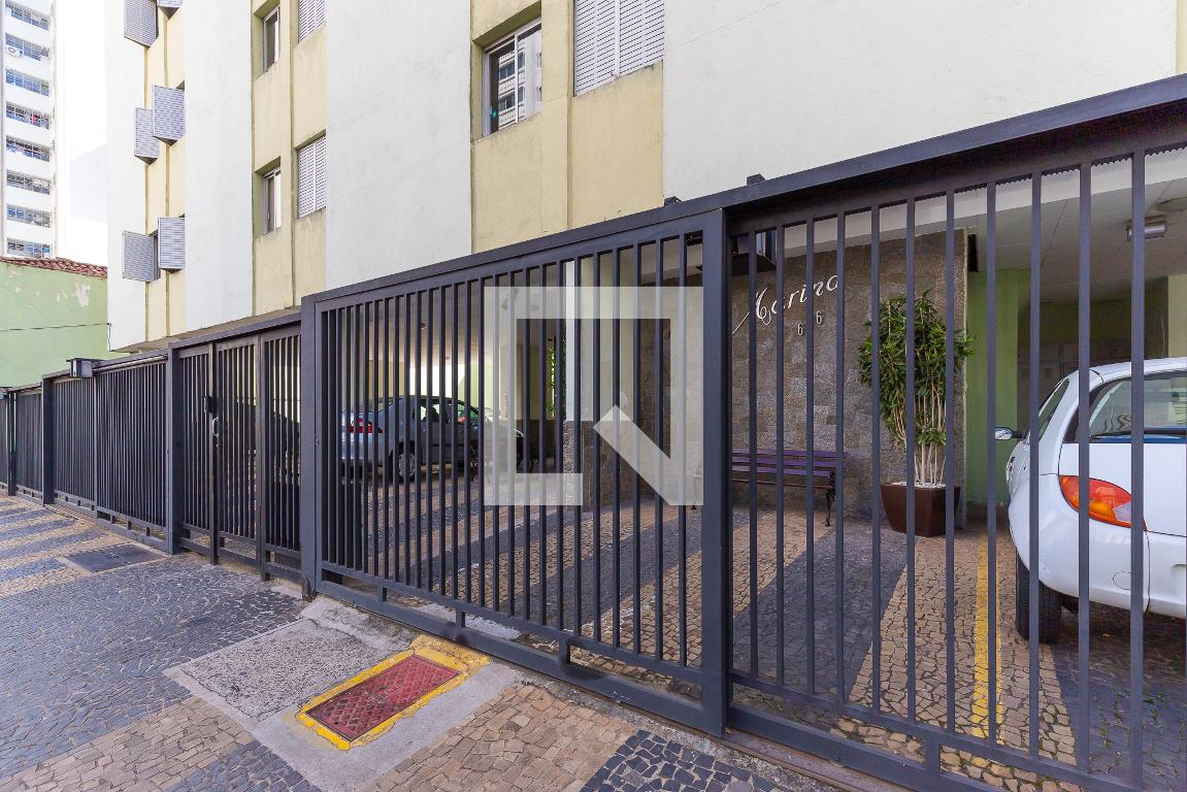 Fachada Condomínio em Rua Antônio Cesarino, 686