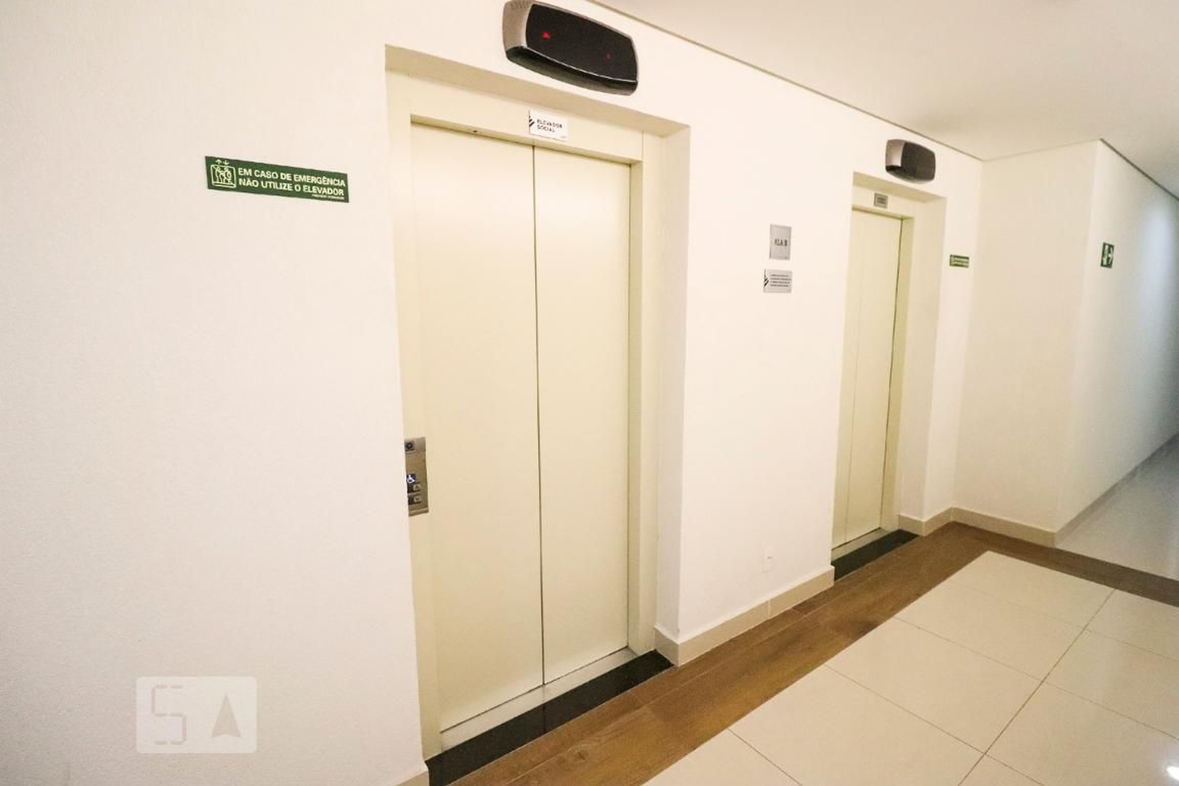 Hall - Dna Smart Style