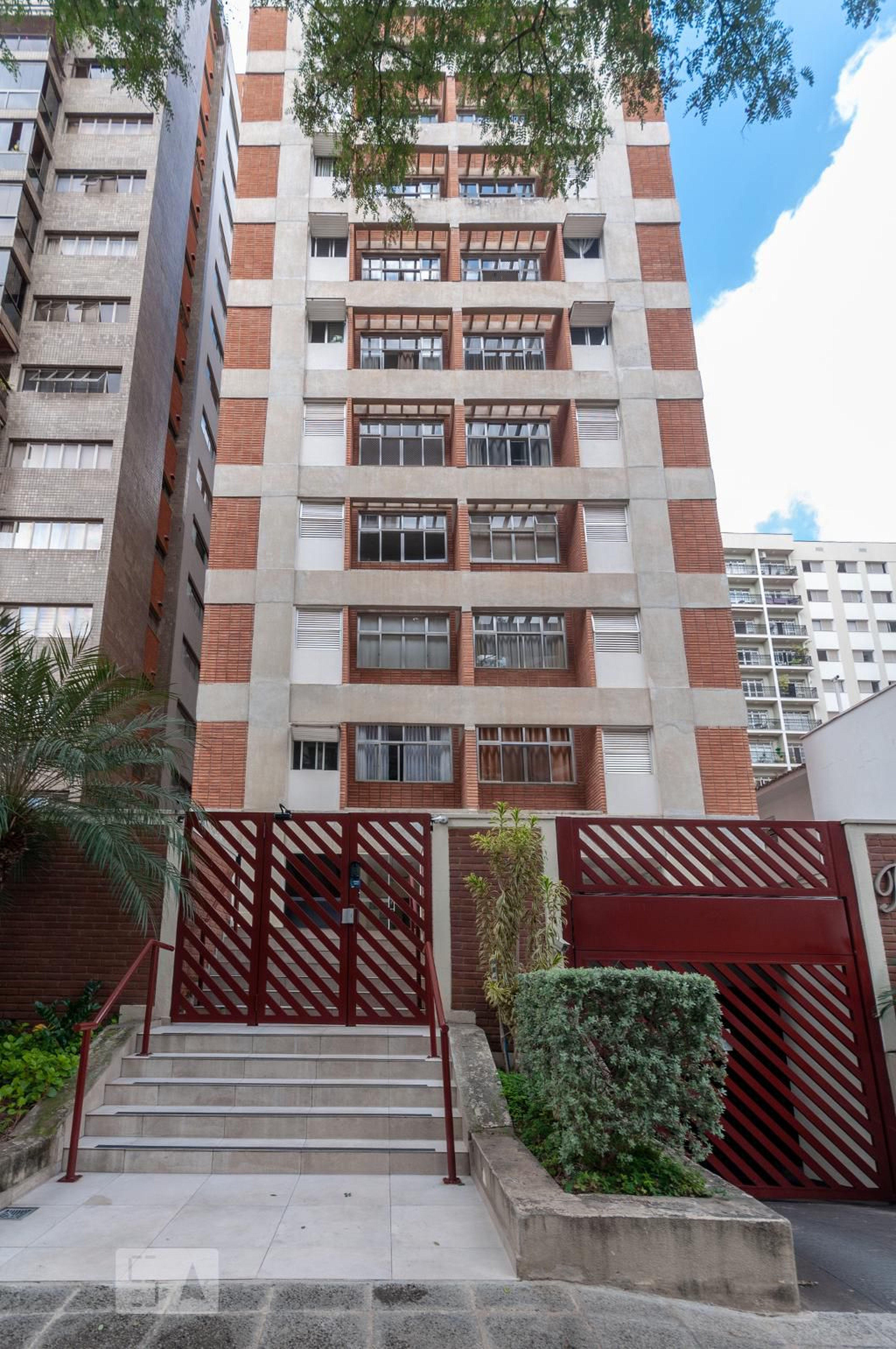 Fachada do Prédio Condomínio em Rua Dona Presciliana Soares, 192