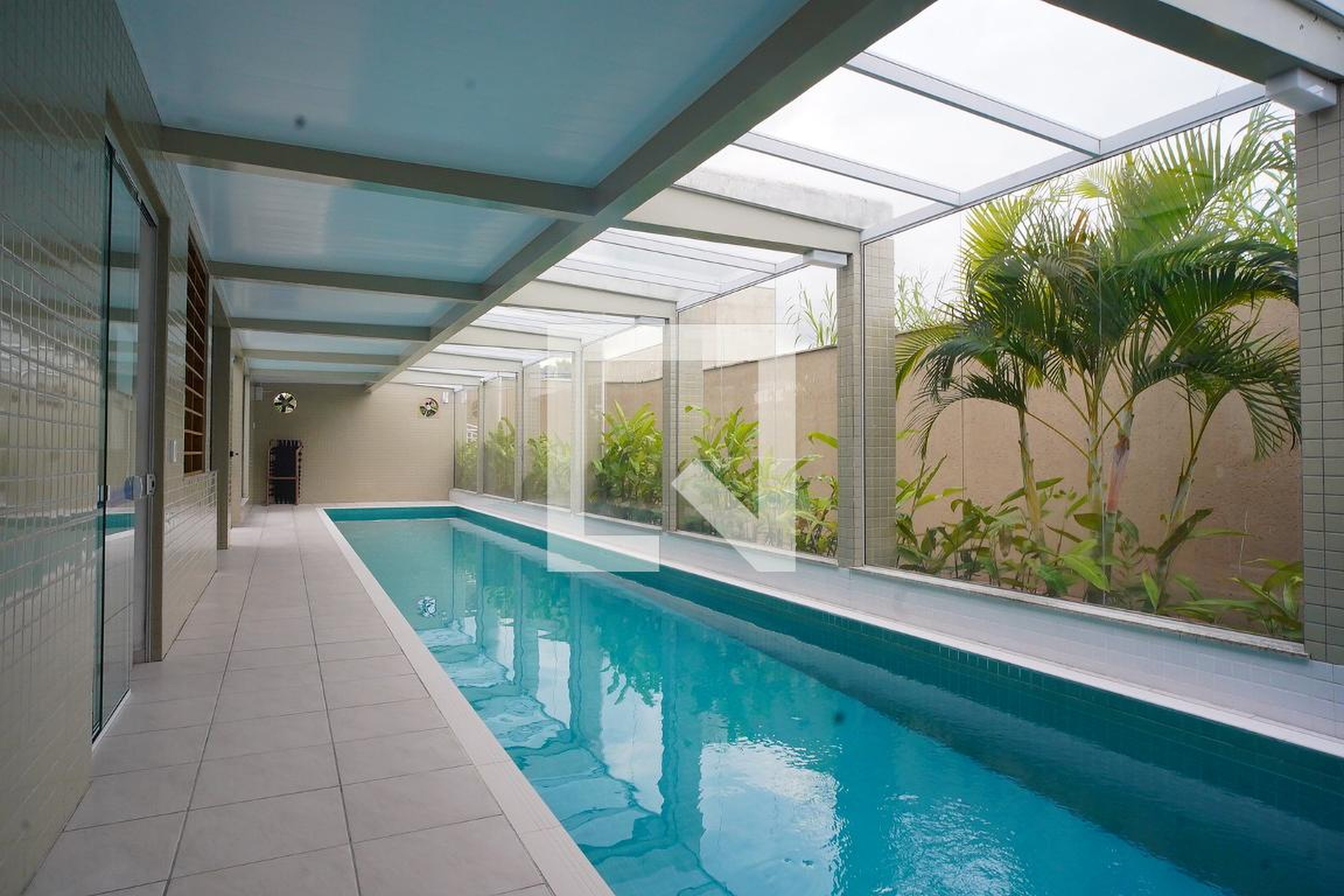 Piscina Coberta - Malibu House Club