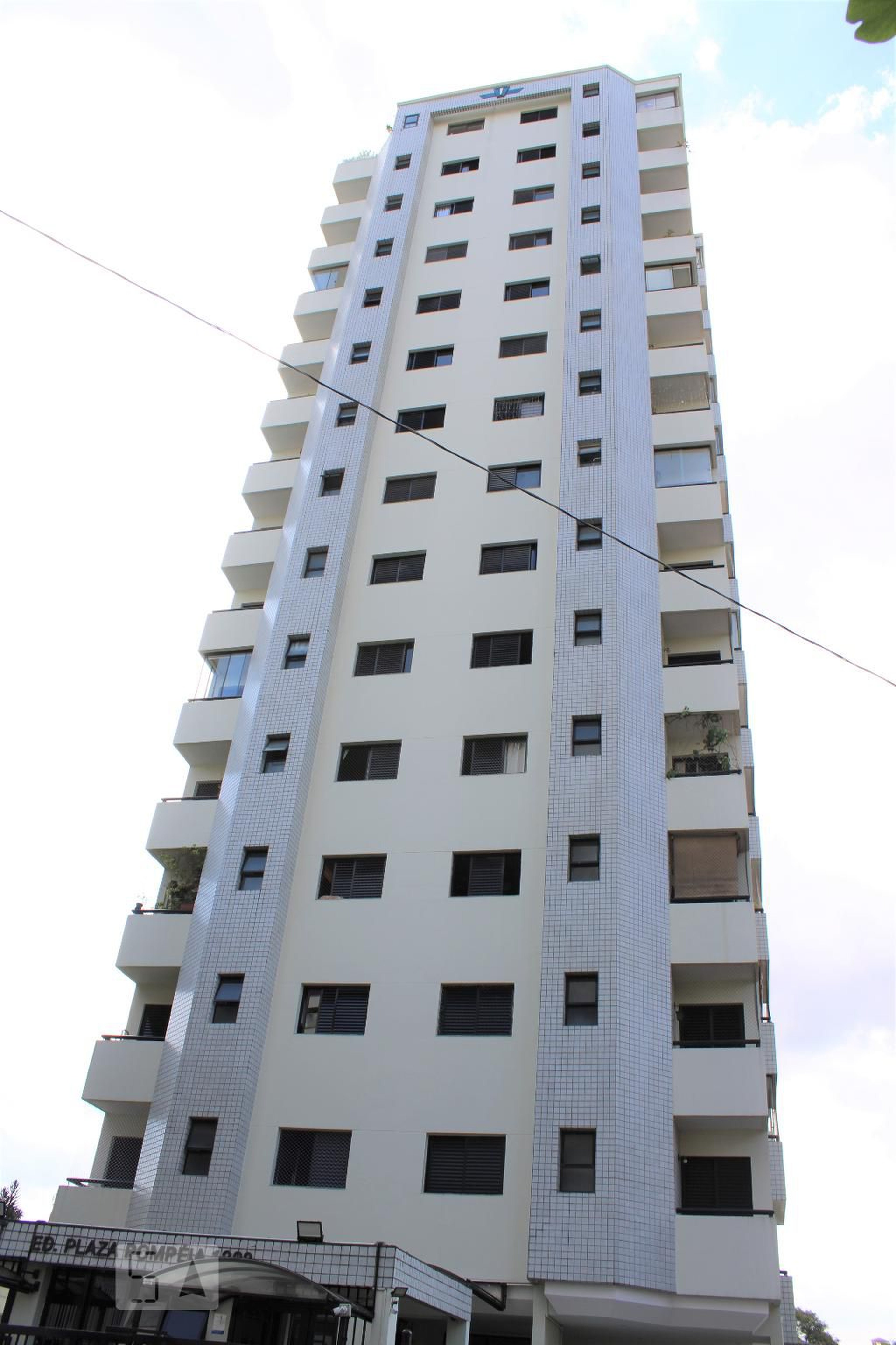 Fachada do prédio Condomínio Plaza Pompéia