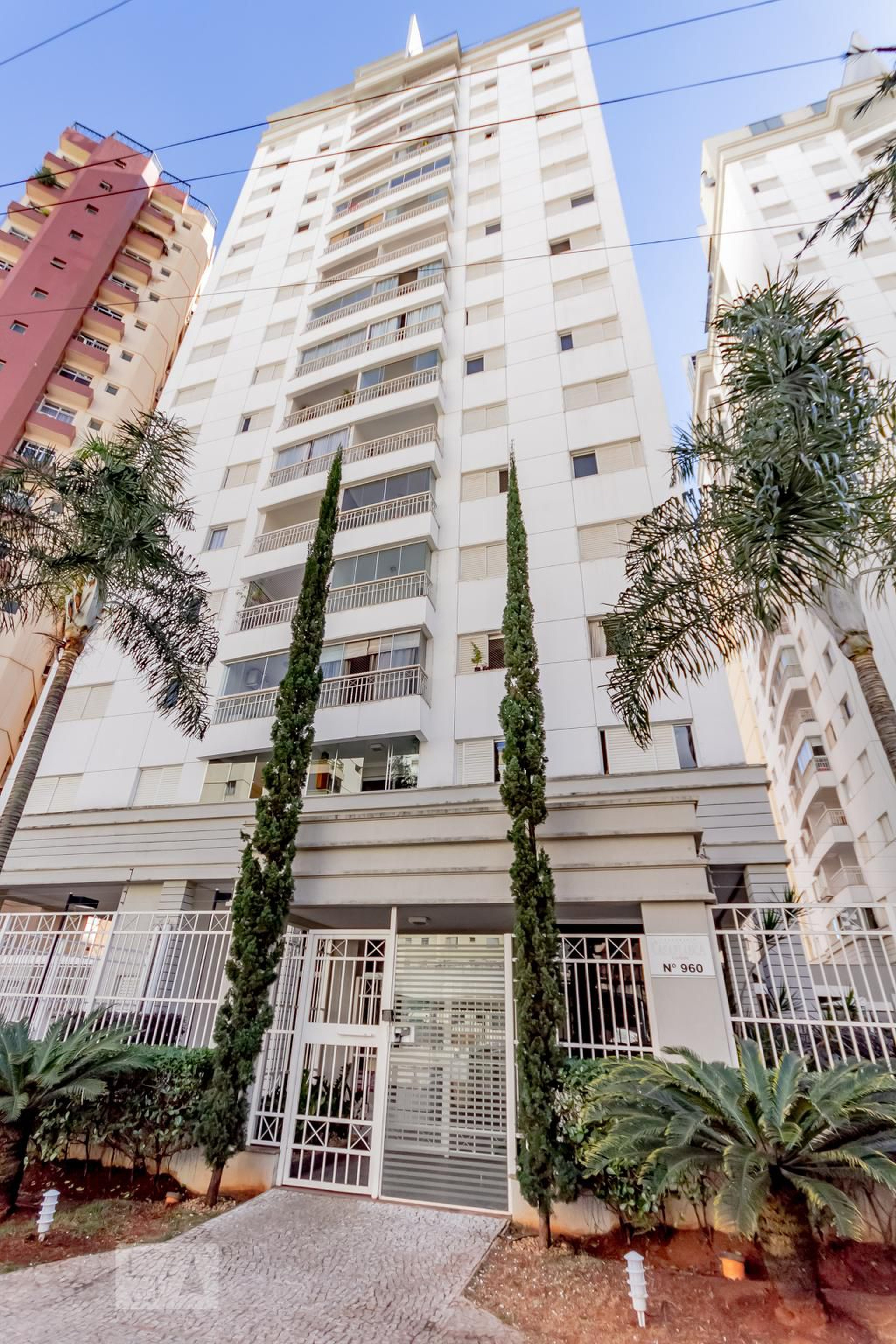 Fachada Condomínio em Rua T-30, 960