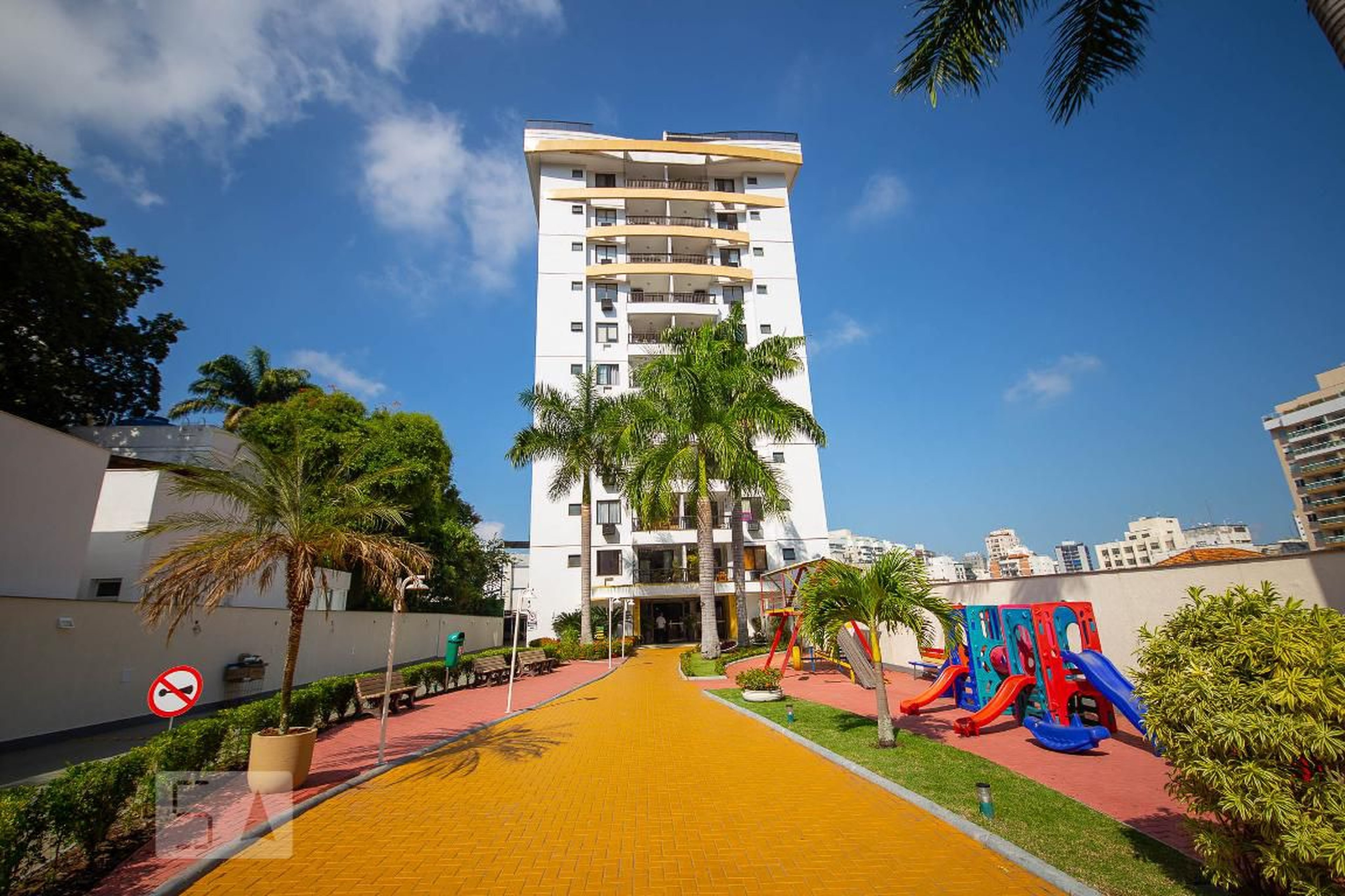 Entrada do prédio - Tour de Toulouse