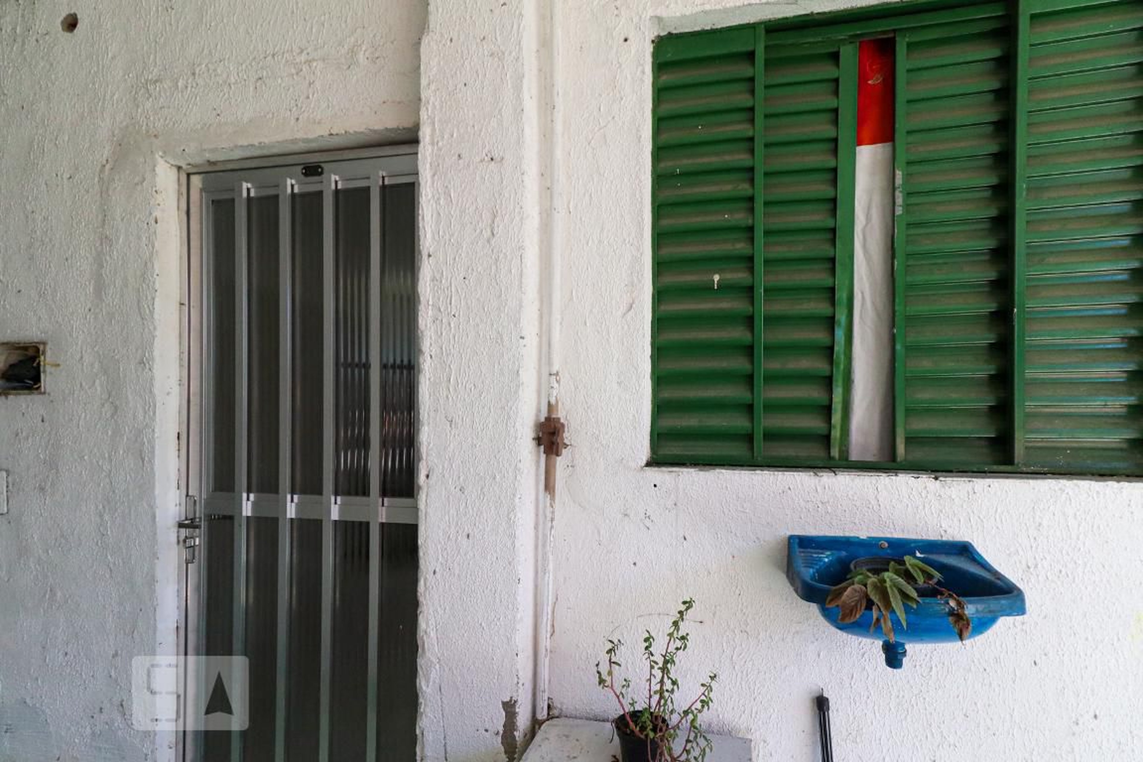 Fachada Condomínio em Rua José Duarte, 18A