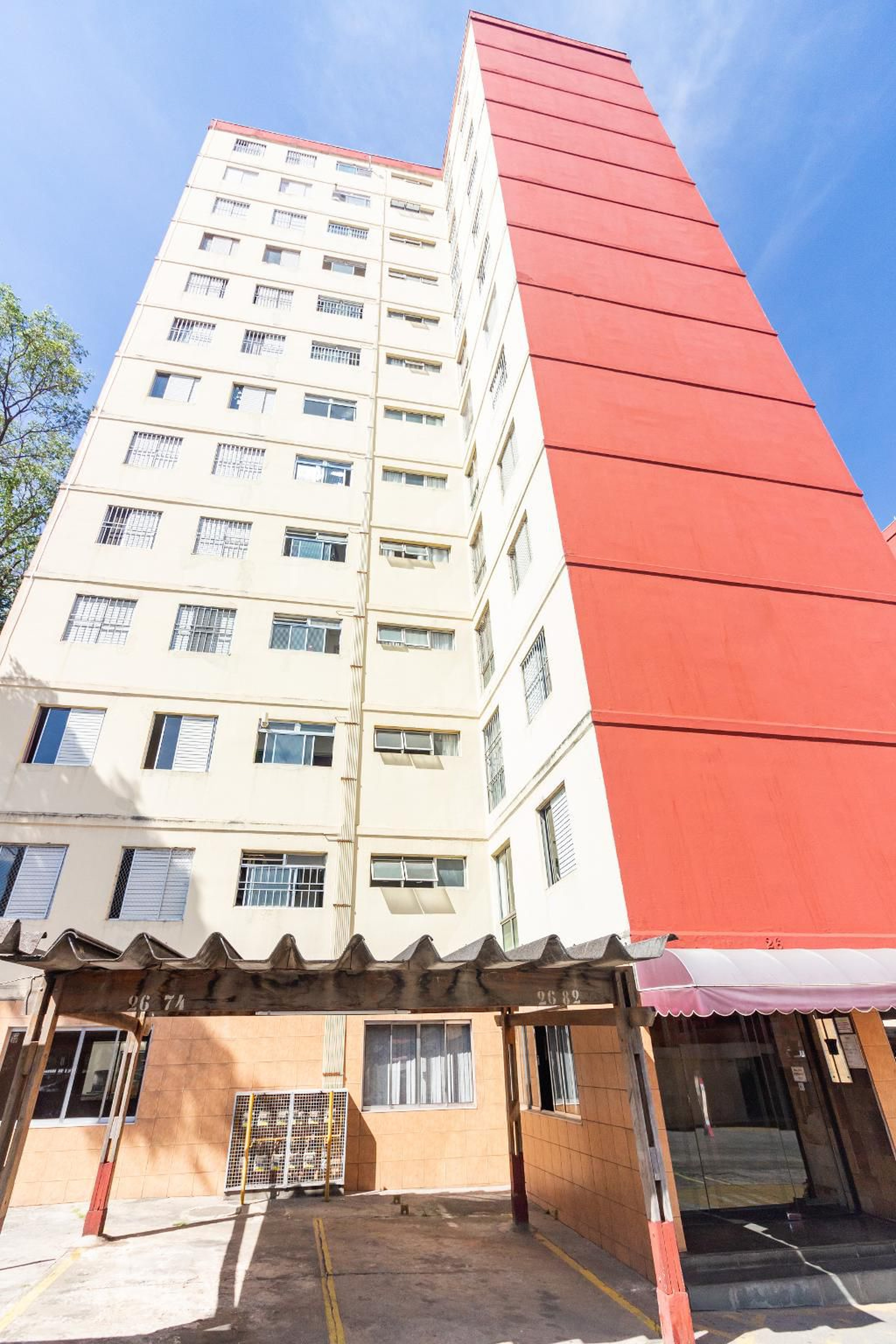 Fachada do Prédio Condomínio em Rua Calixto Barbieri, 133