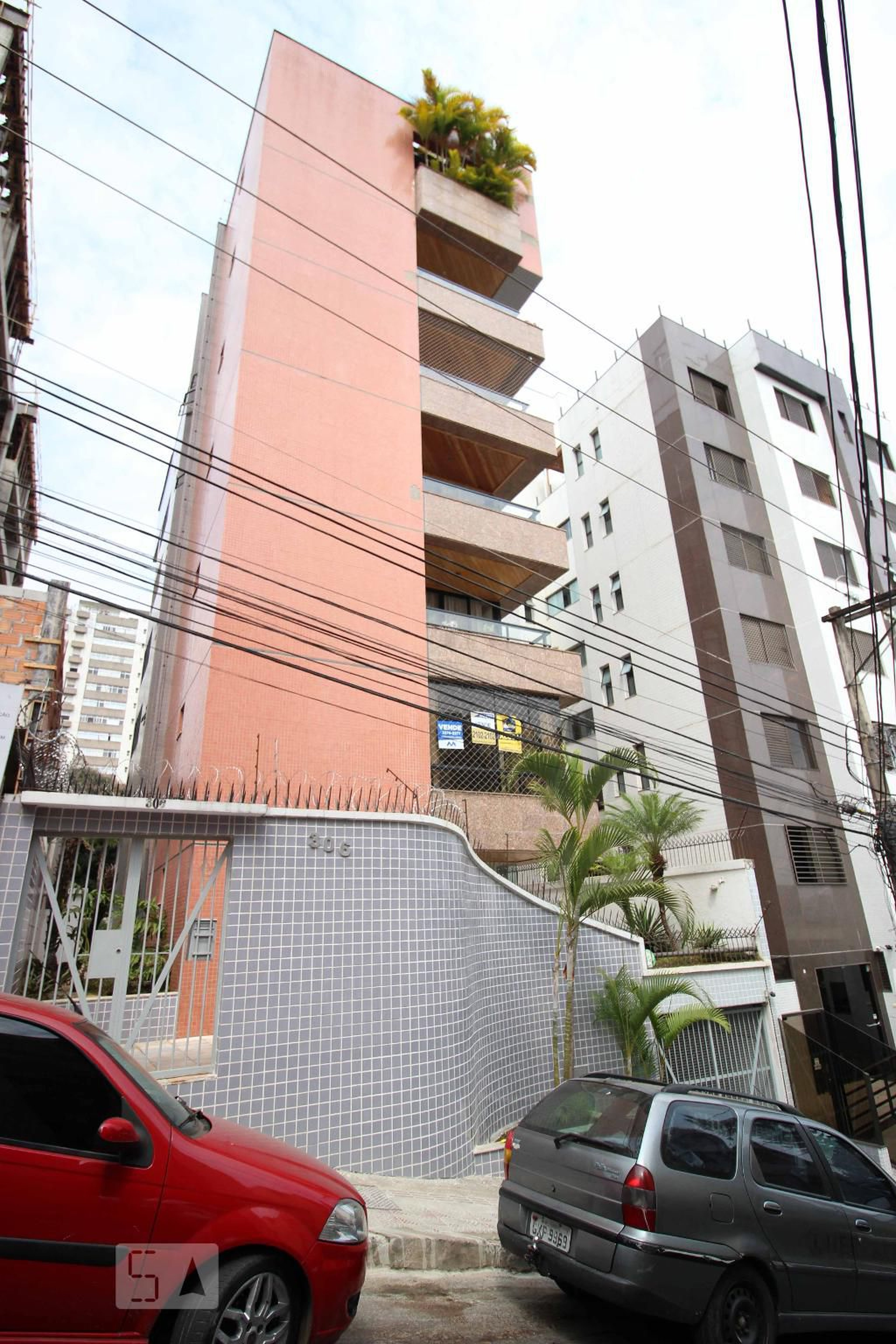 Fachada Condomínio em Rua Muzambinho, 306