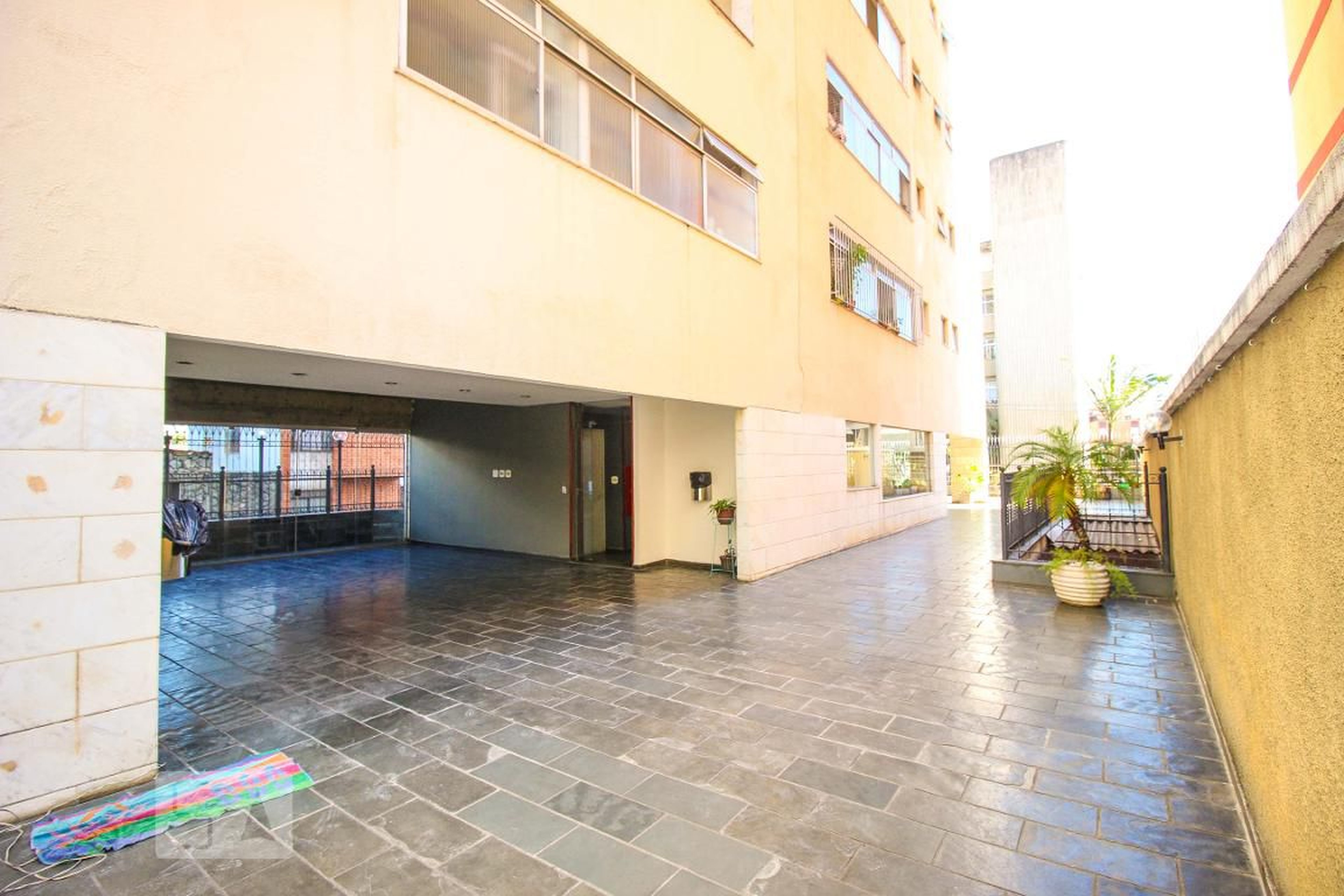 Área Externa - Edifício Cláudia Regina