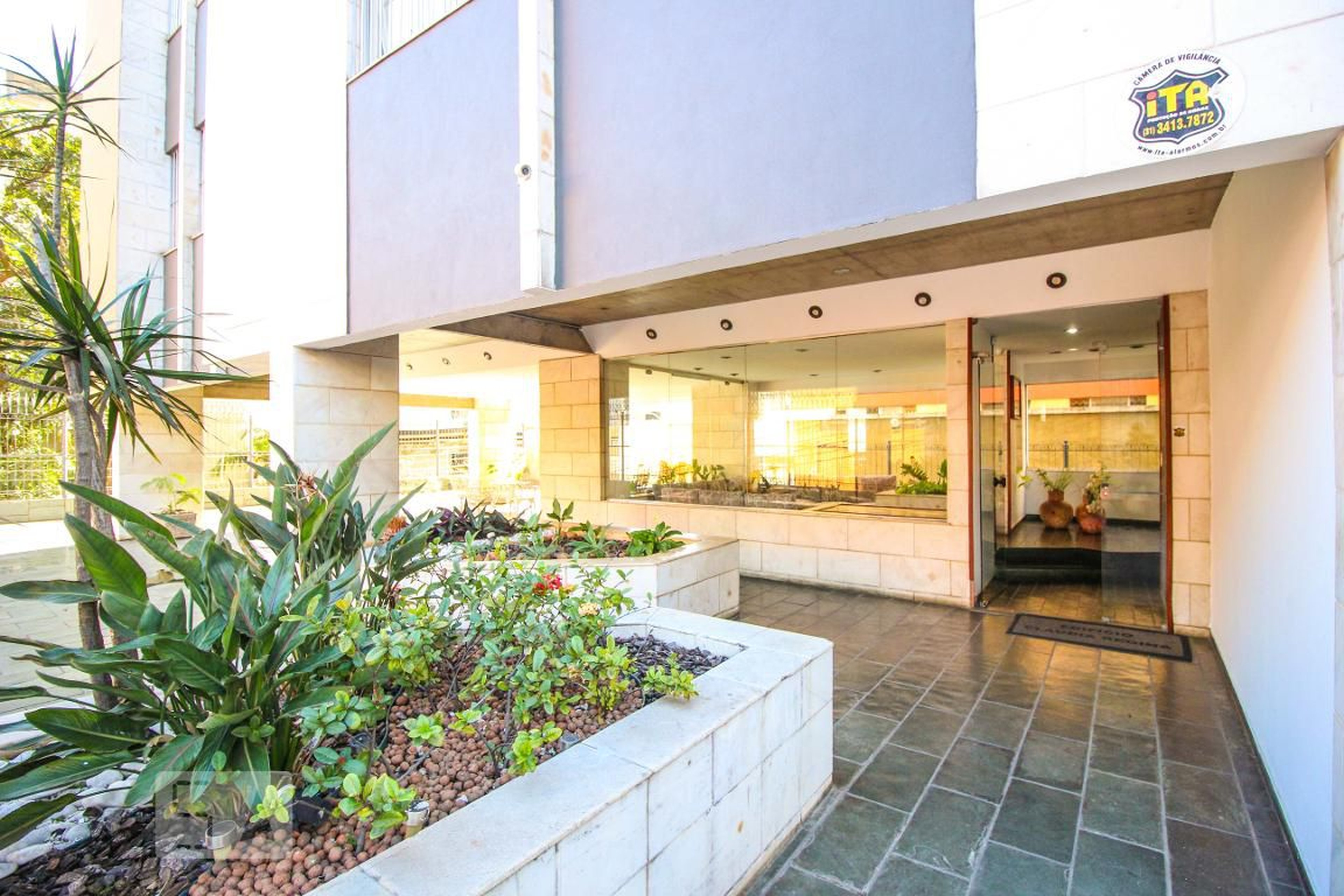 Entrada - Edifício Cláudia Regina