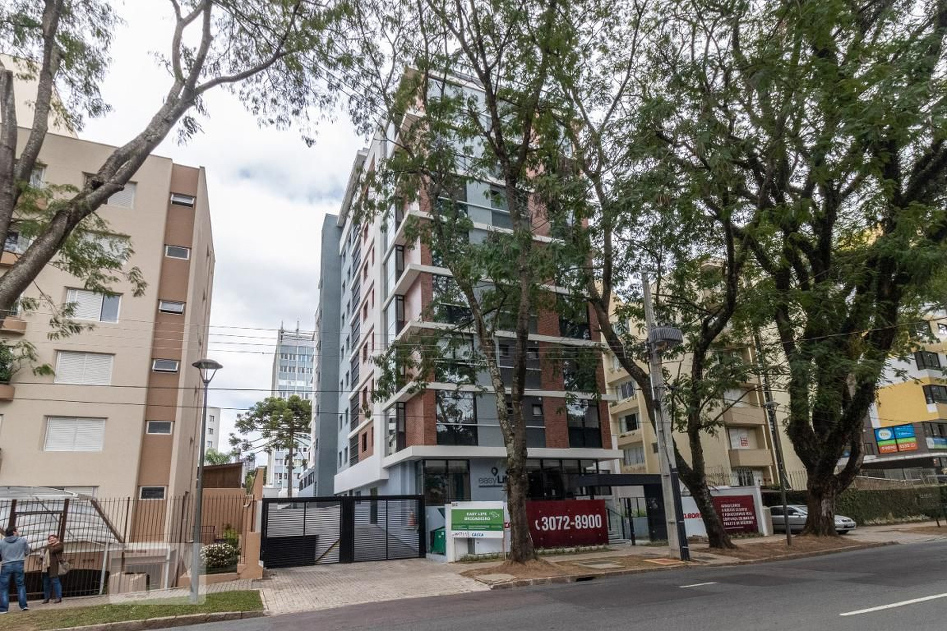 Fachada Condomínio em Rua Brigadeiro Franco, 540