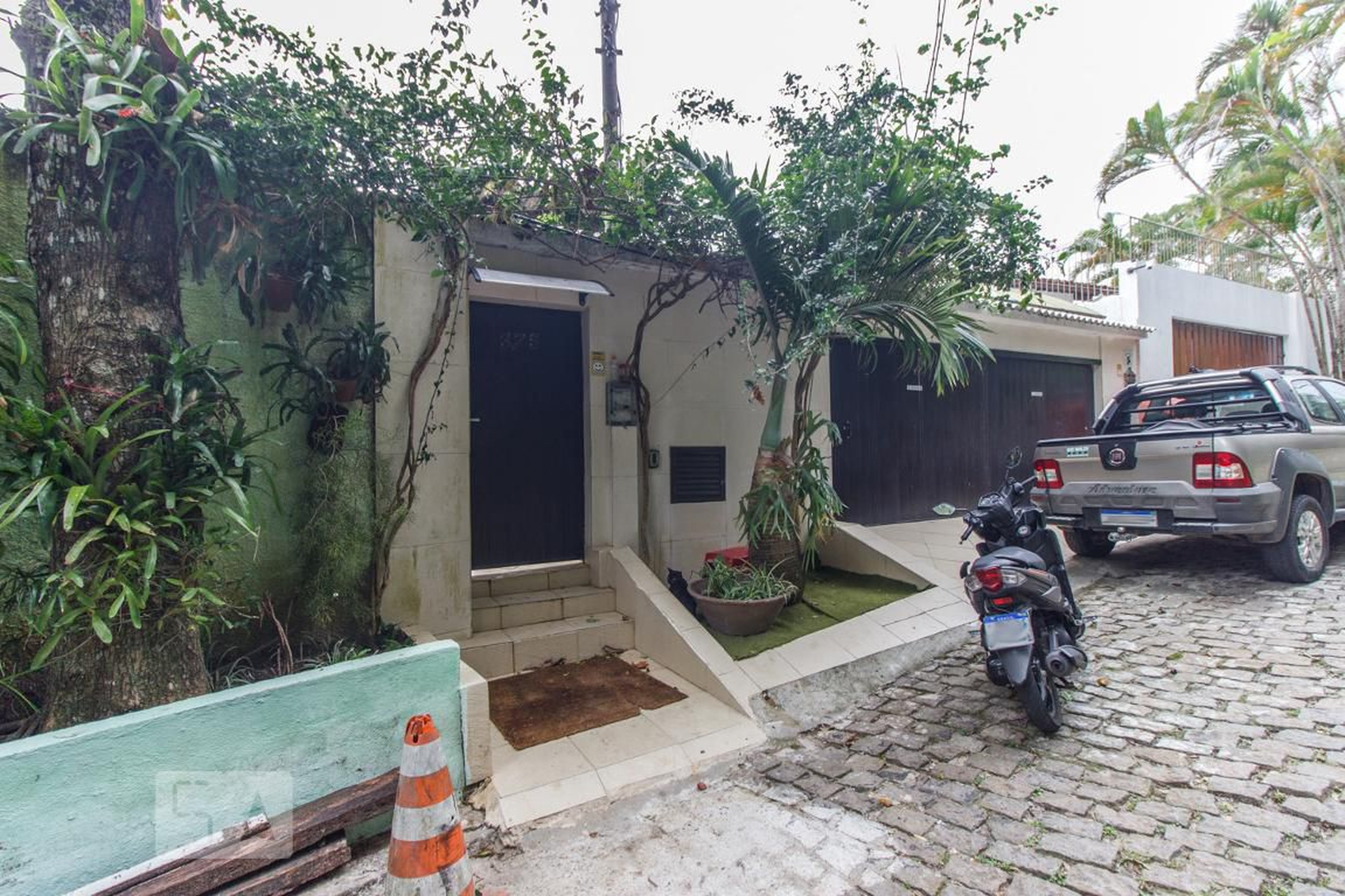 Fachada Condomínio em Rua Santa Glafira, 375