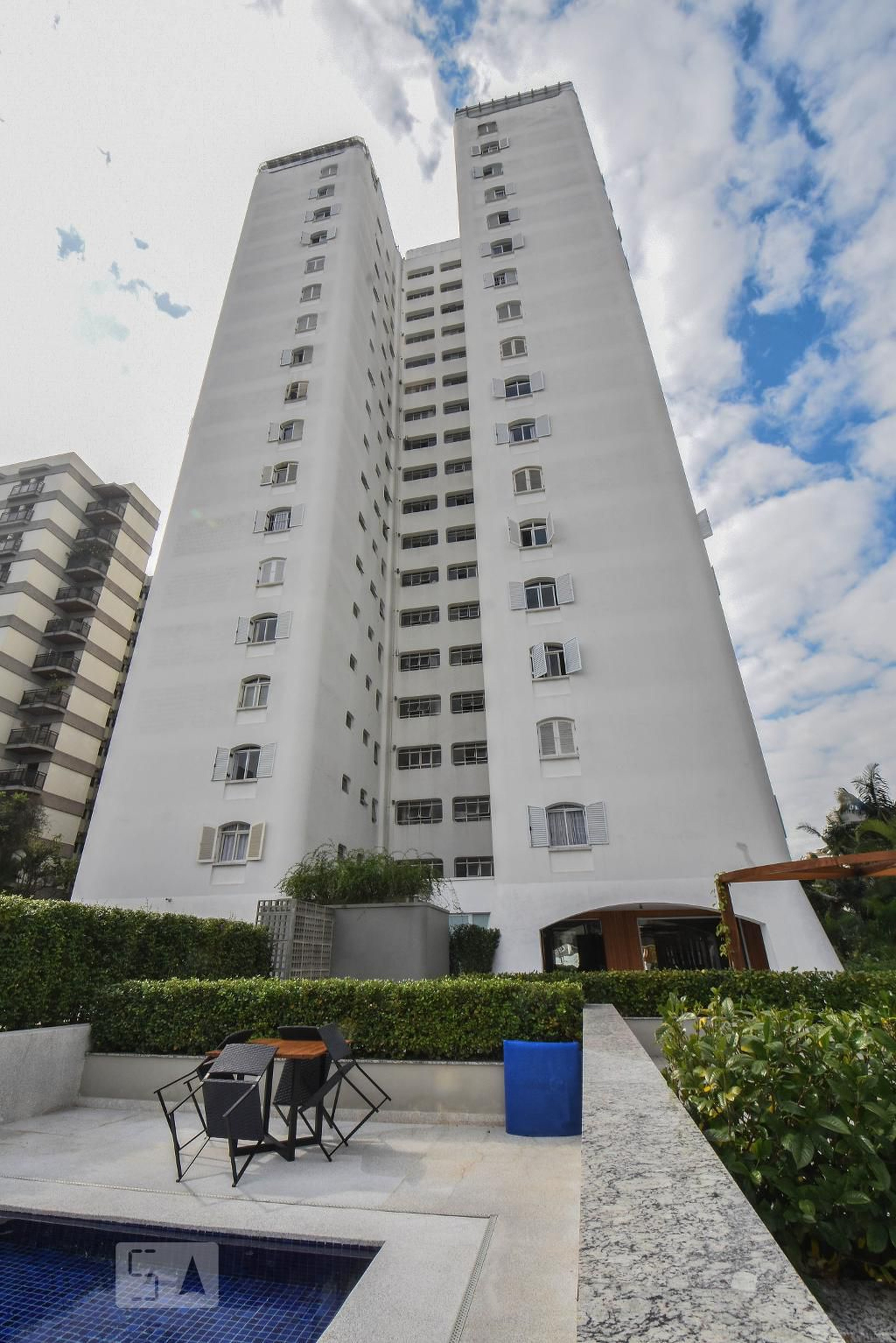 Prédio Condomínio Jardim Mediterrâneo