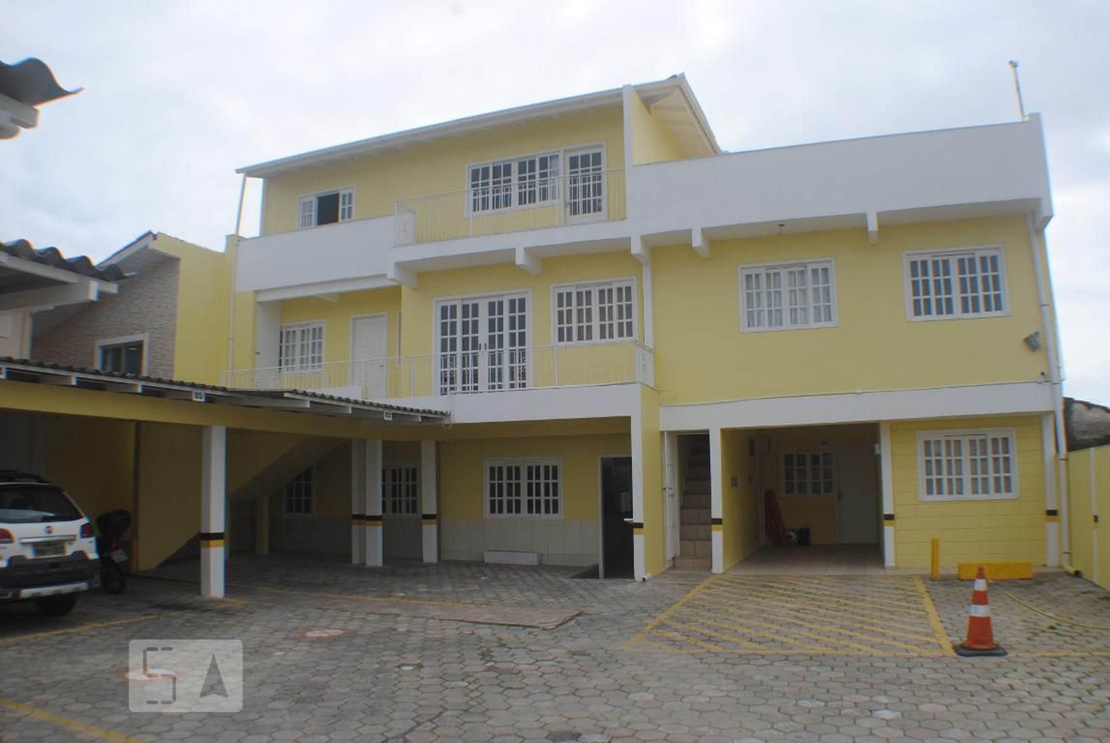 Fachada Condomínio em Travessa dos Lambaris, 231 