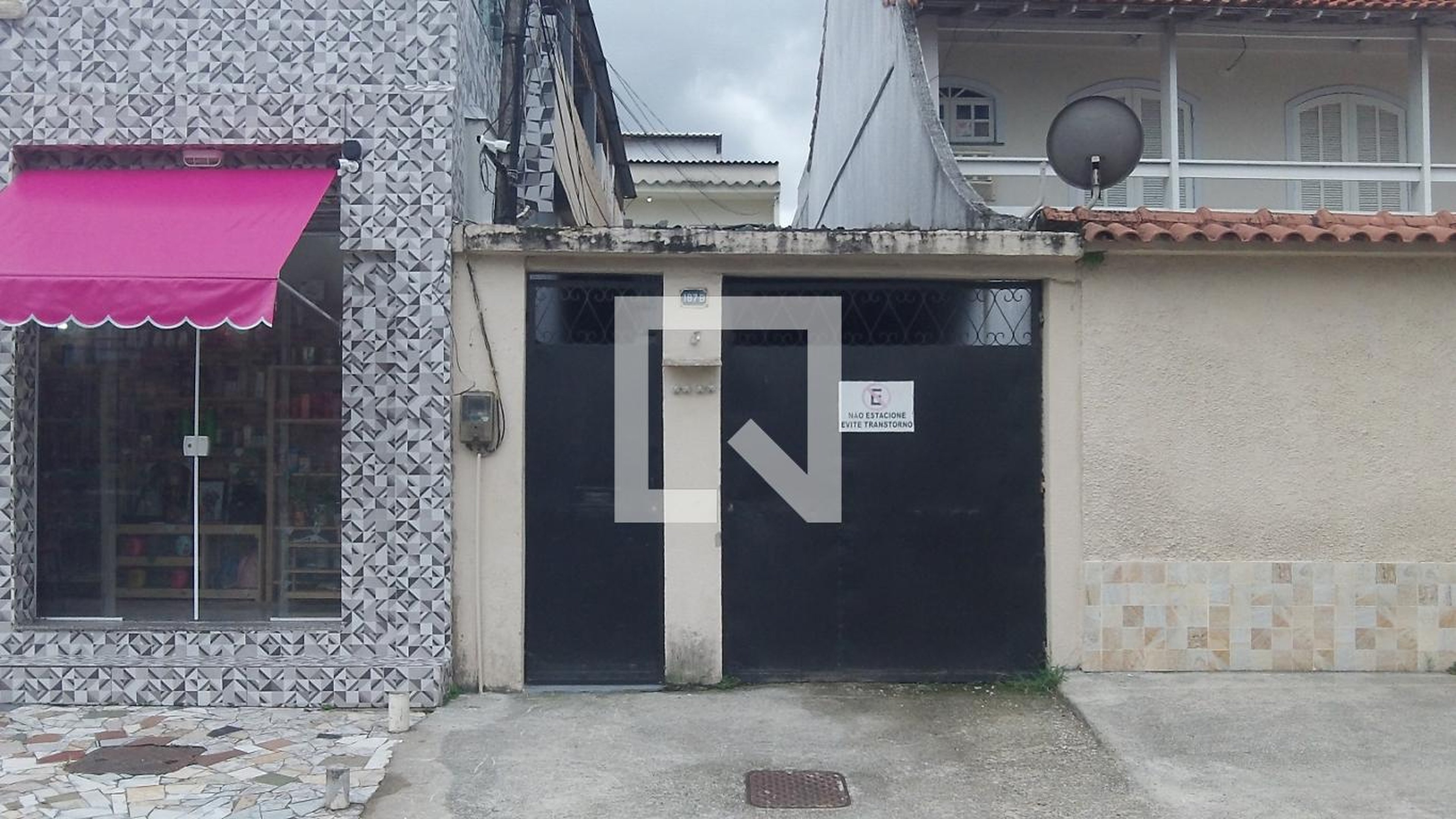 Fachada Condomínio em Rua Androcles, 187