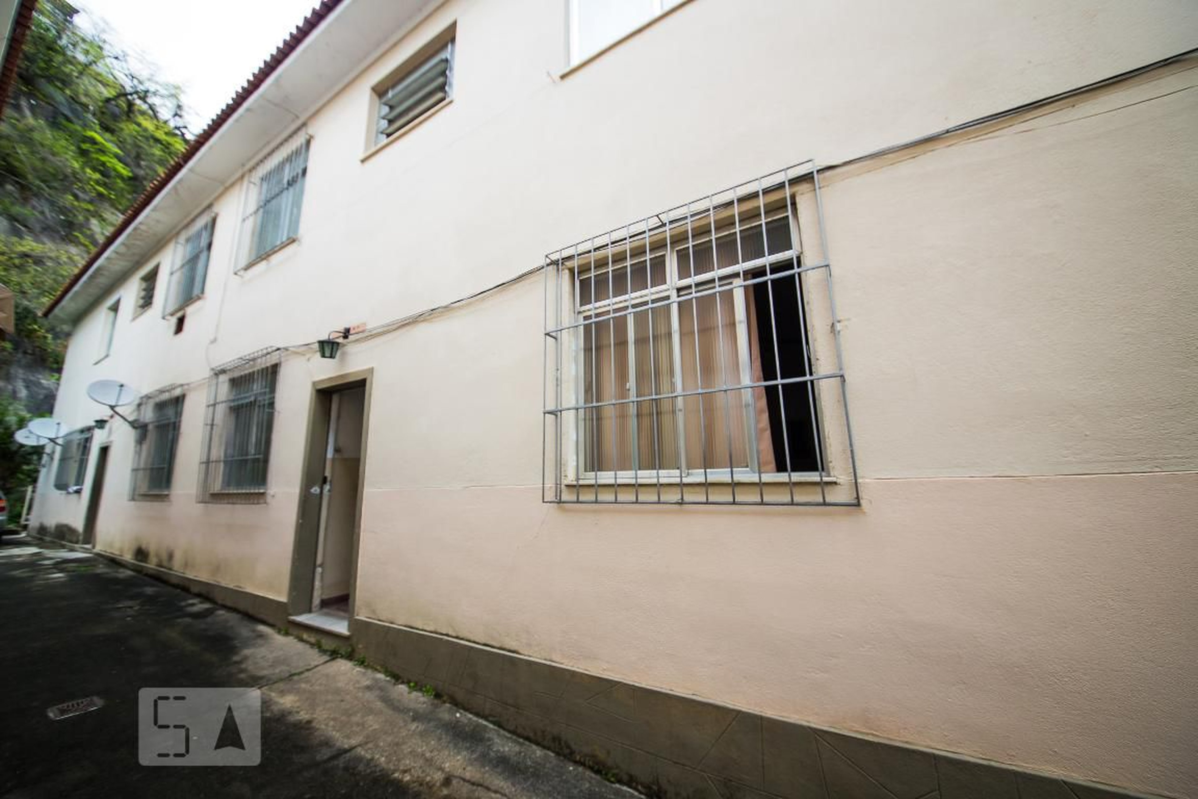 Prédio Condomínio em Rua Bispo Dom João da Mata, 44