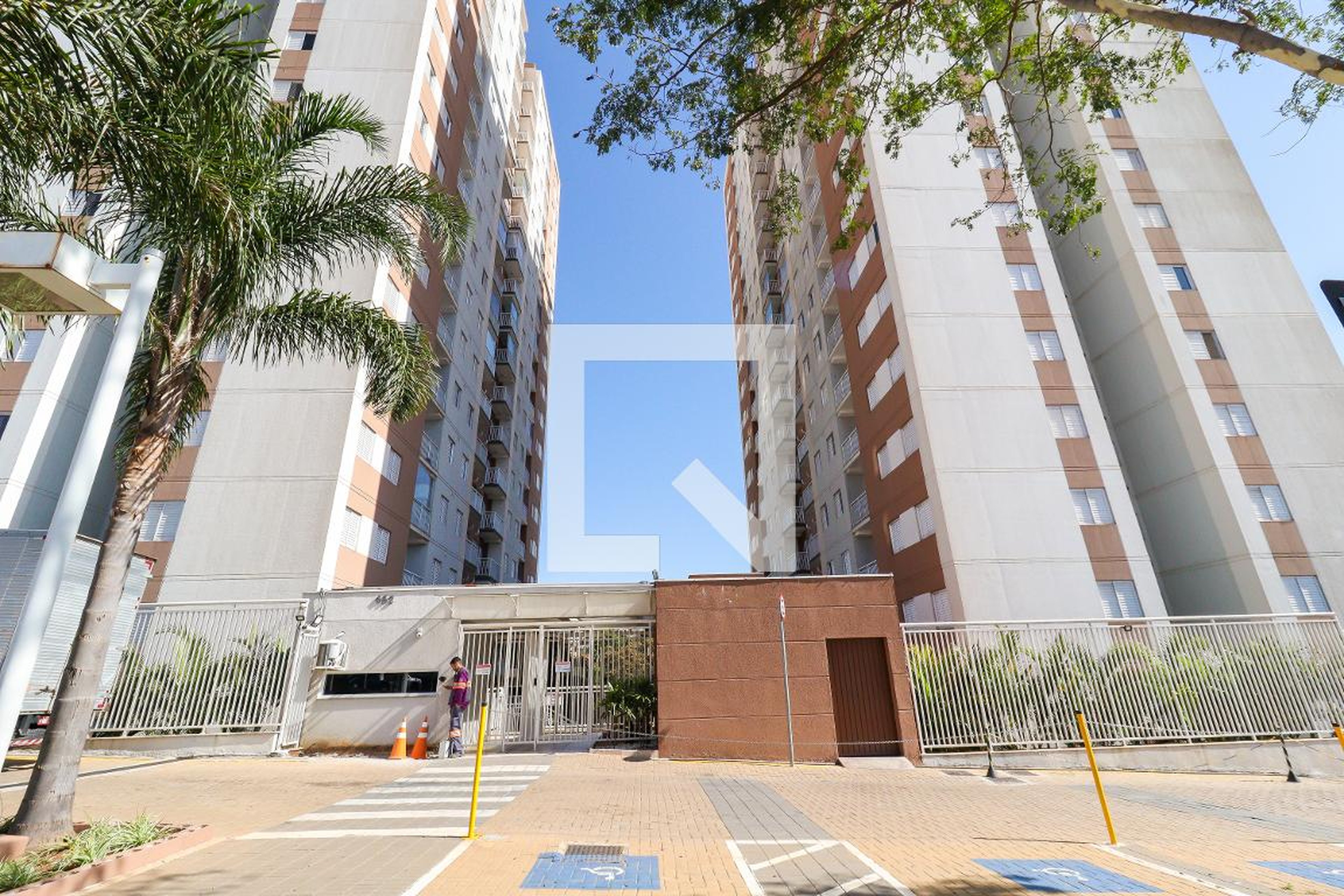 Fachada do Condomínio Condomínio Go Maraville