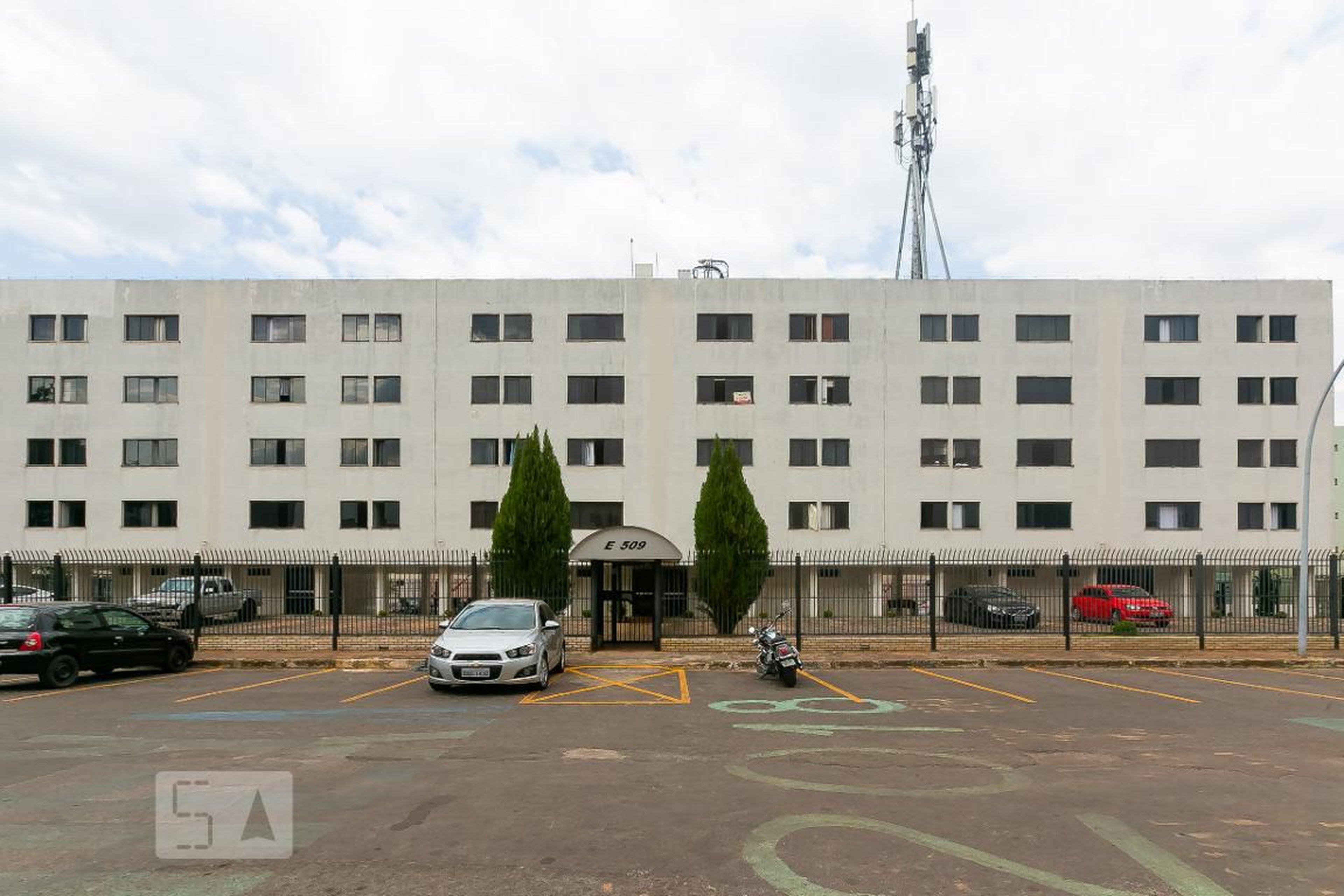 FACHADA Condomínio em Shces, Quadra 509