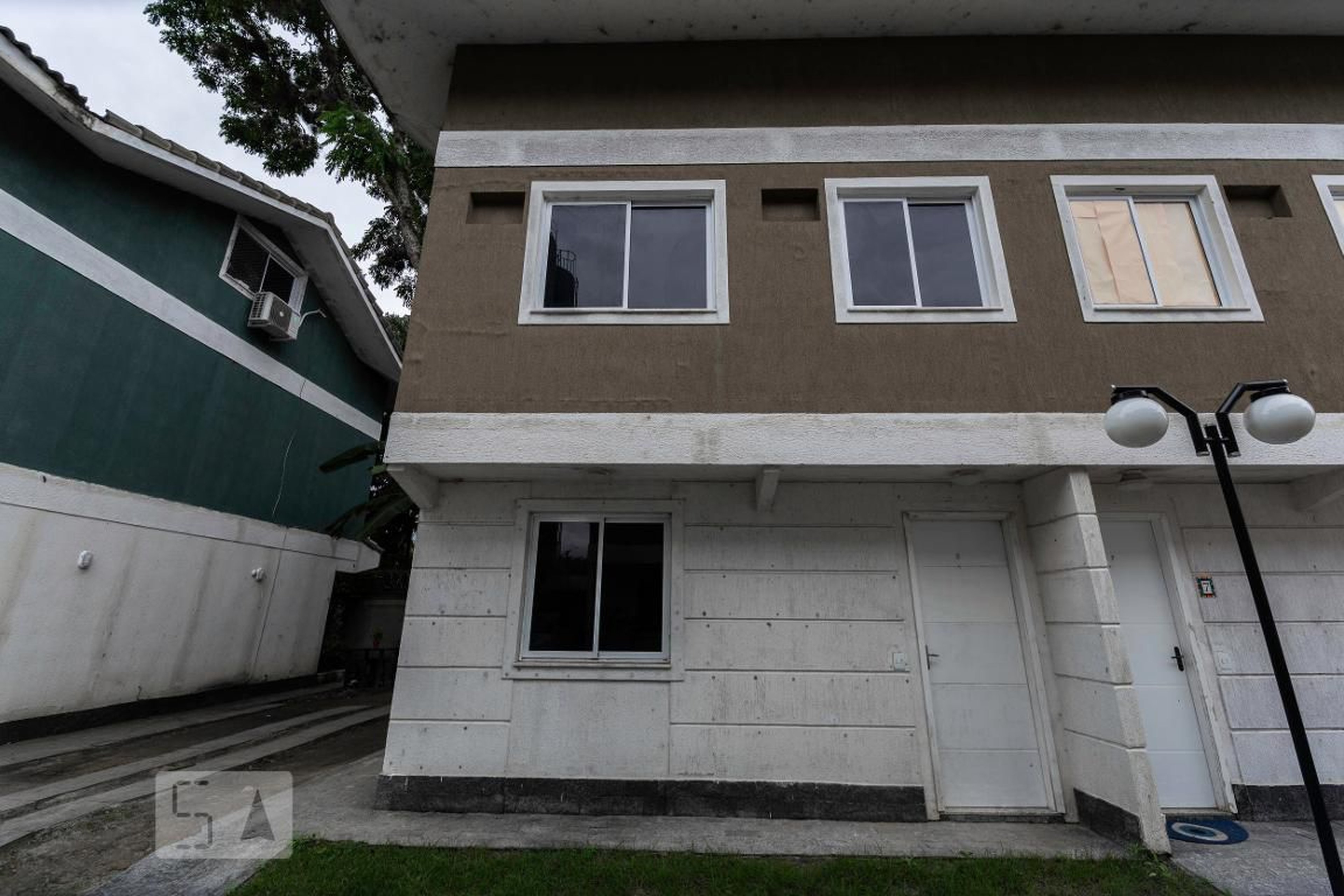 Fachada Condomínio Village Santa America I