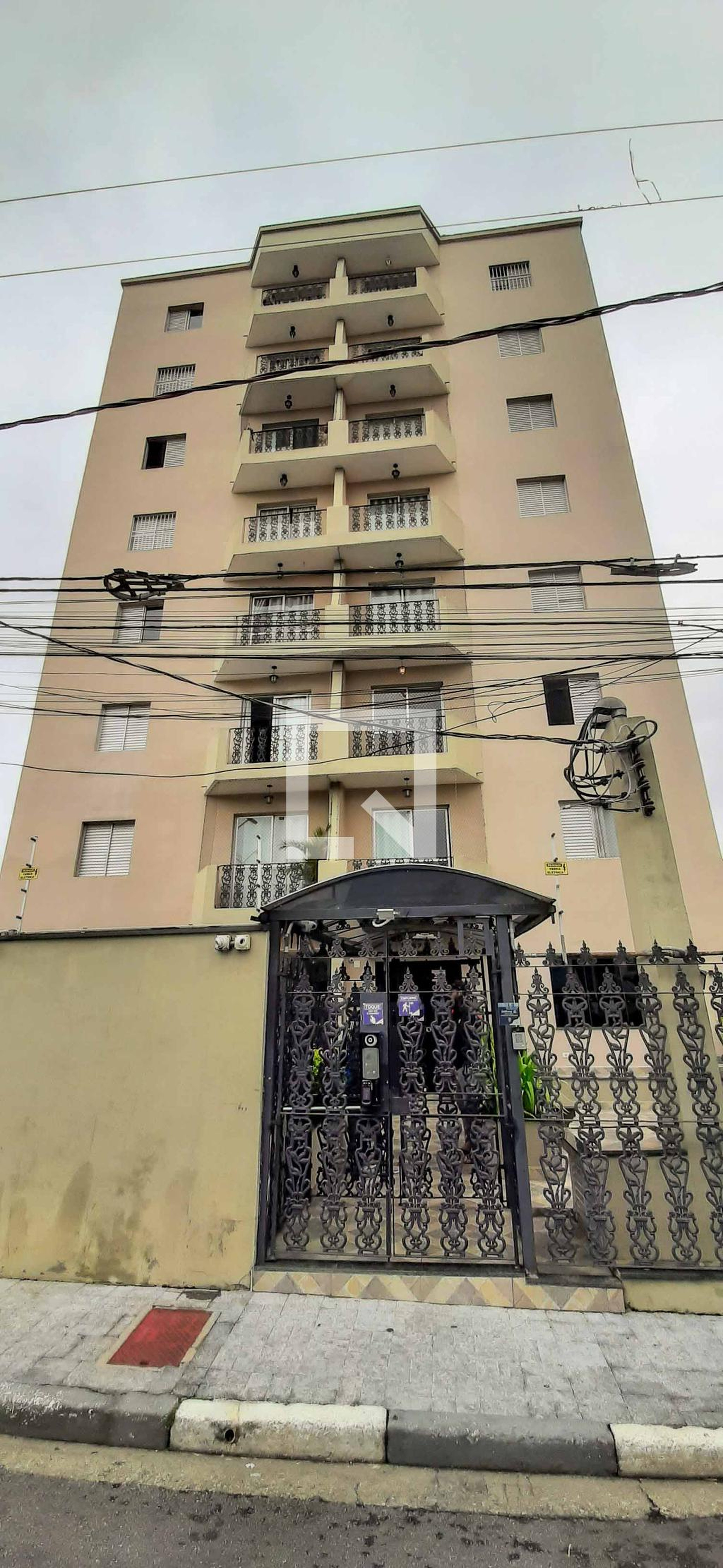 Fachada do Prédio Condomínio em Rua Deodate Pereira Rezende, 83