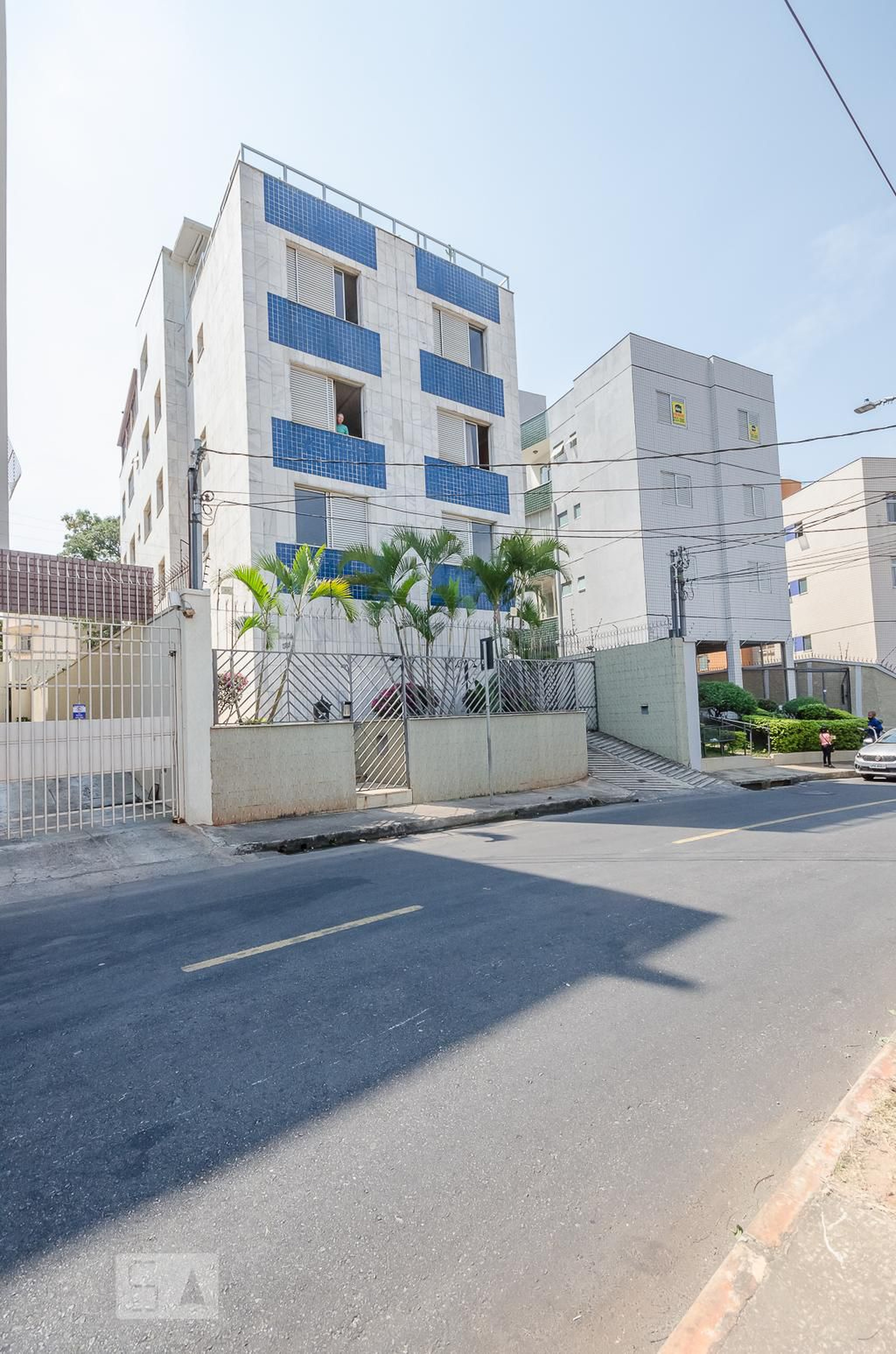 Fachada Condomínio em Rua Mario Coutinho, 581