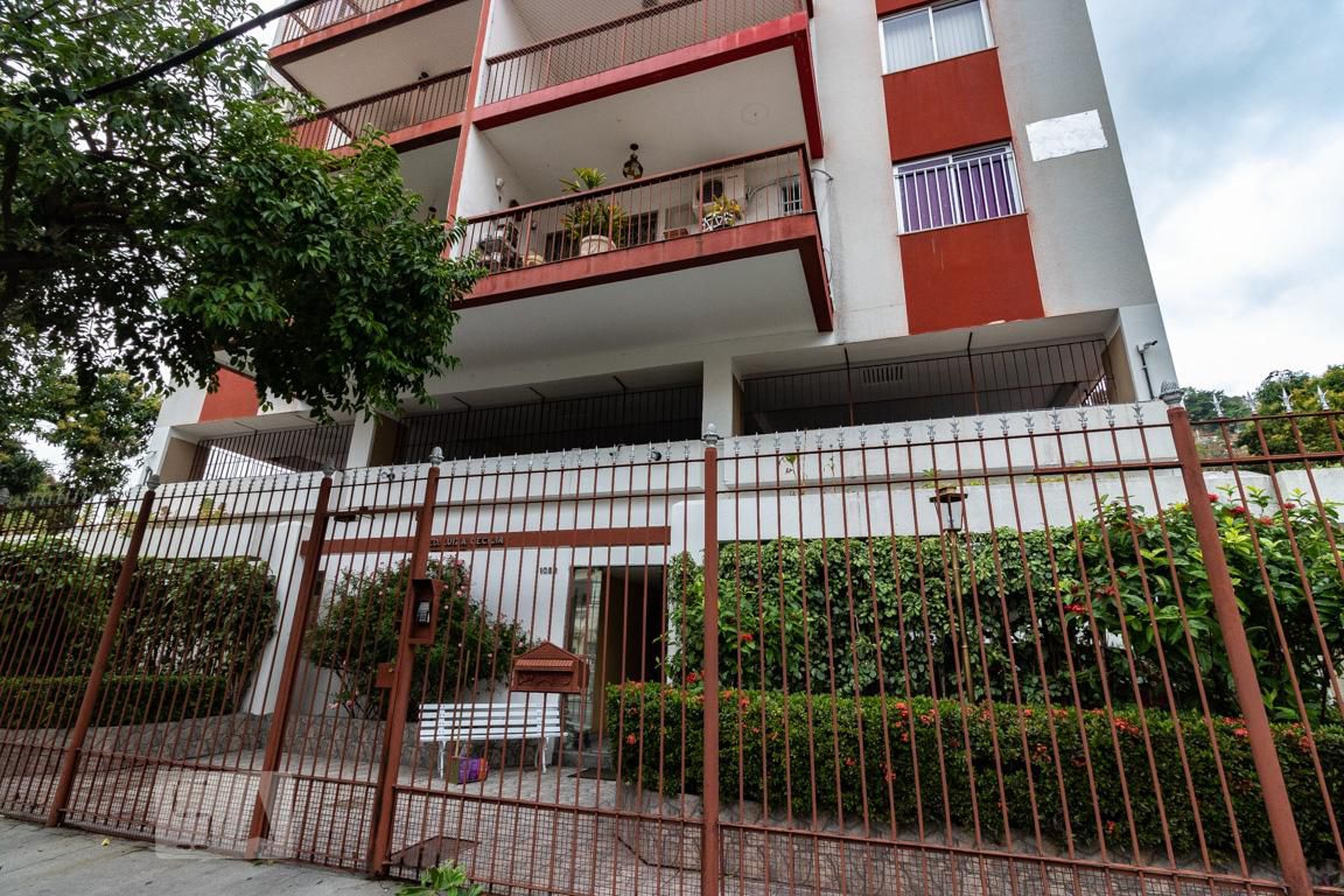 Fachada Condomínio em Rua Aquidabã, 1052