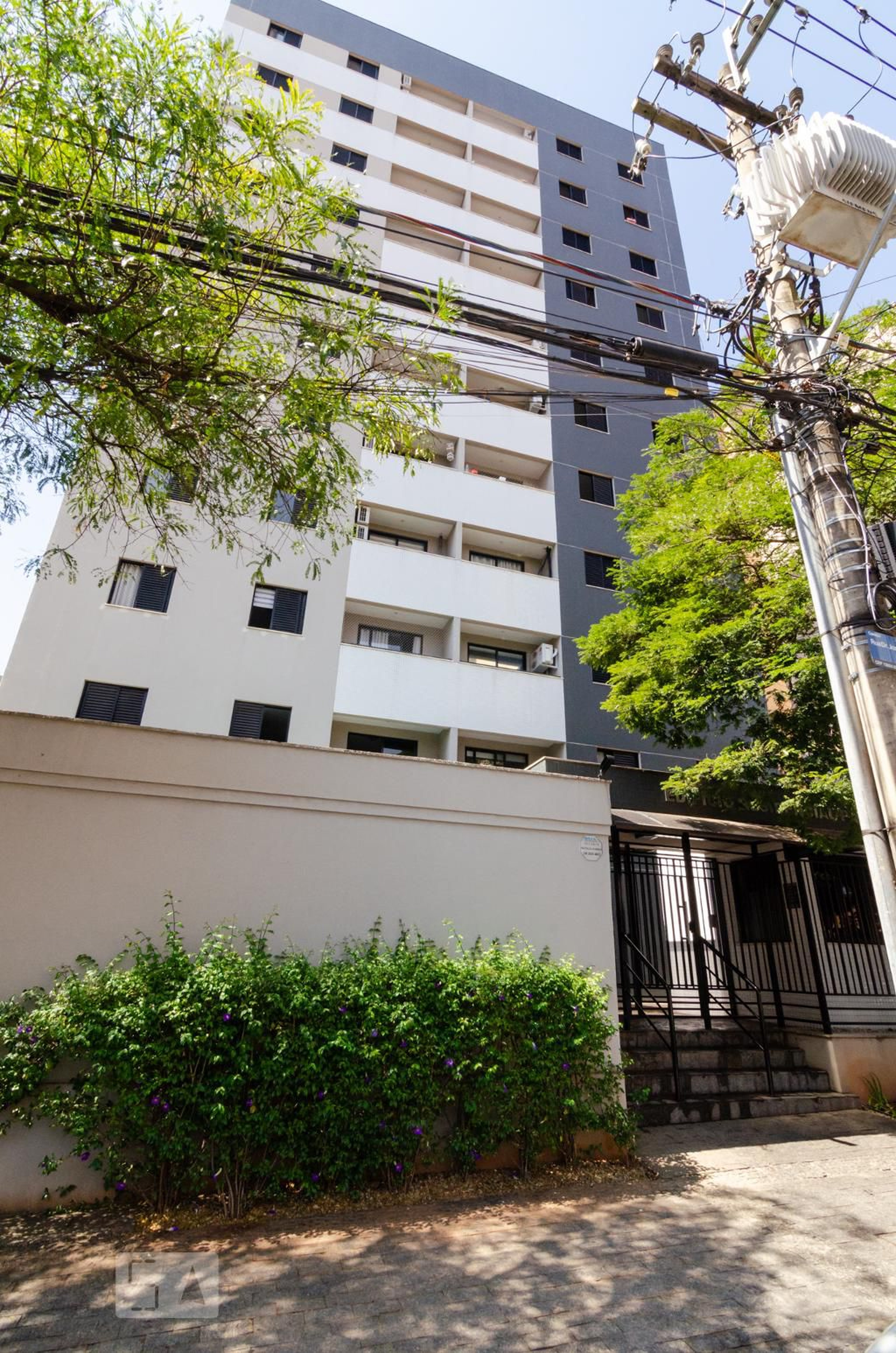 Fachada do prédio Condomínio em Rua Doutor José Inocêncio de Campos, 74