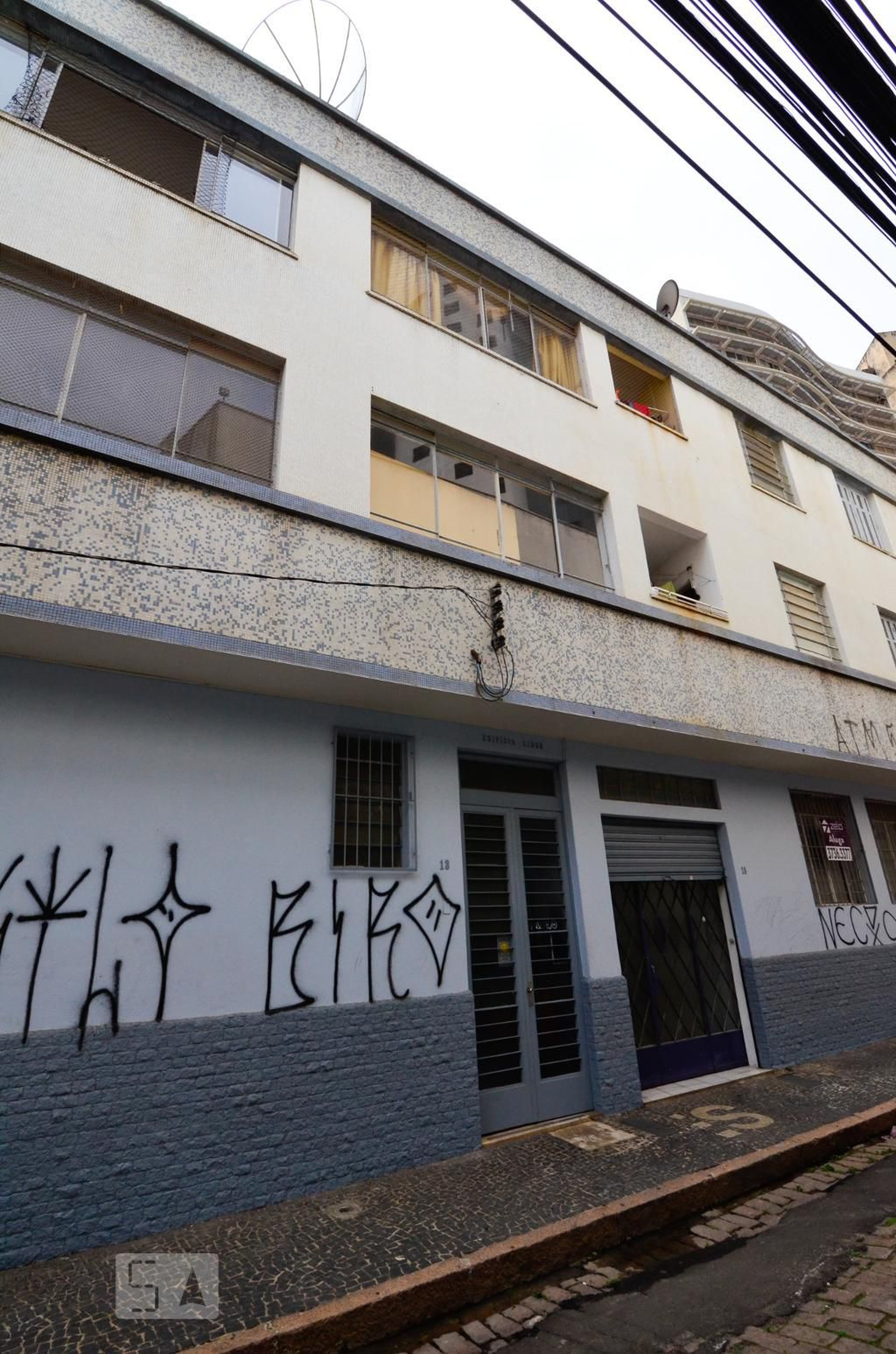 Fachada do prédio Condomínio em Rua Cel Rodovalho, 13