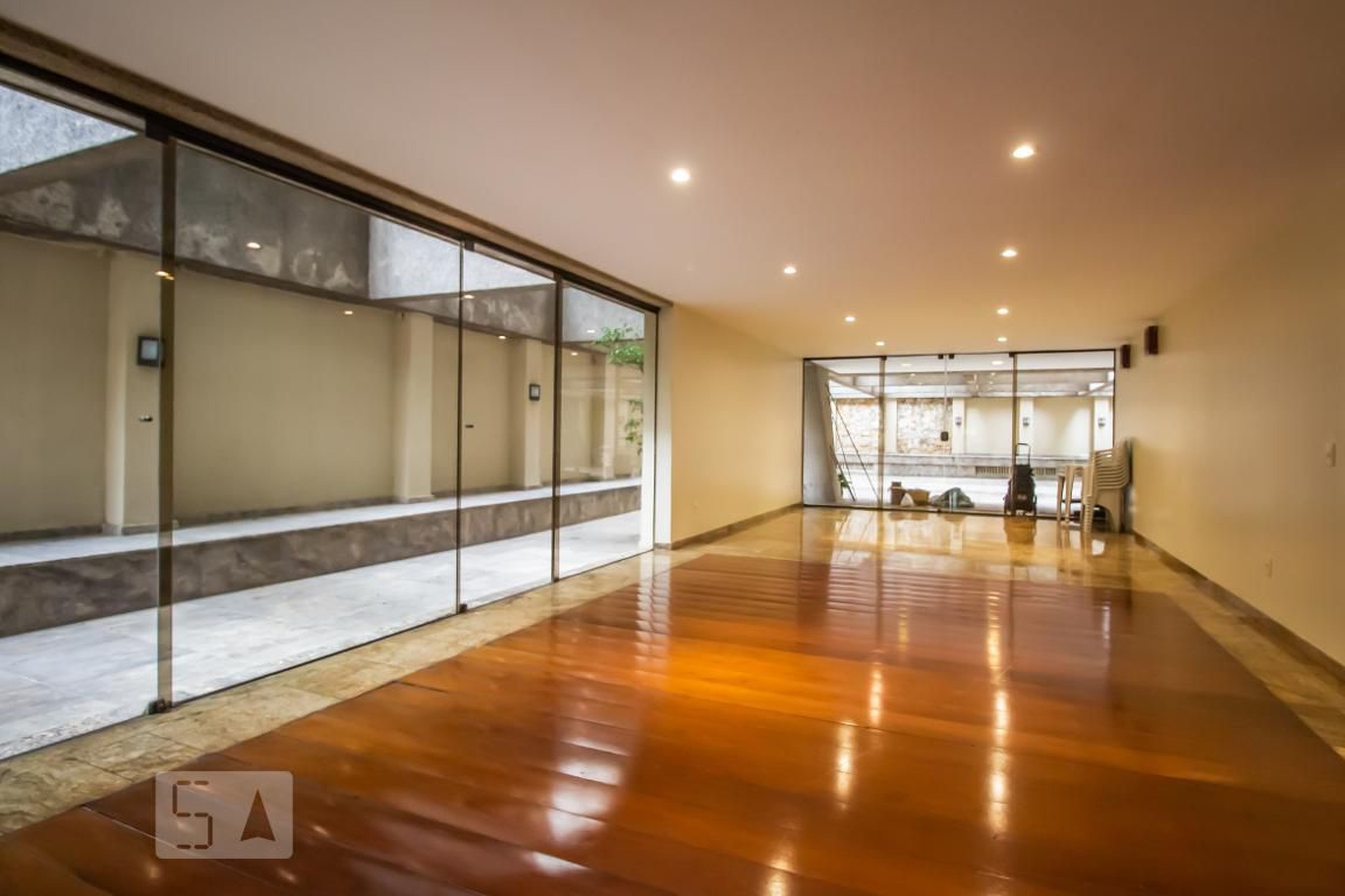 Salão de festas - Ana Vaz Brothas