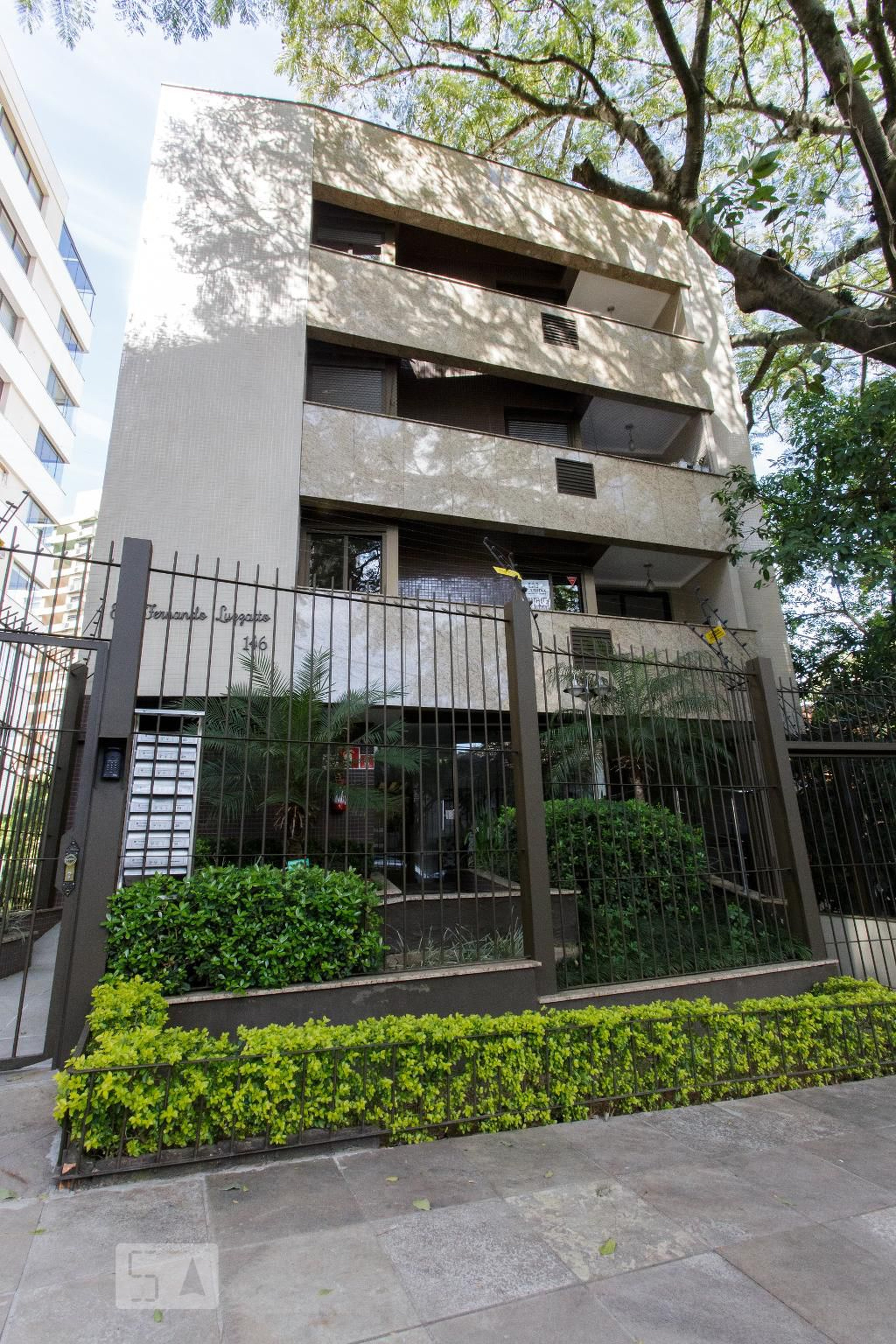 Fachada Condomínio em Rua Sacadura Cabral, 146