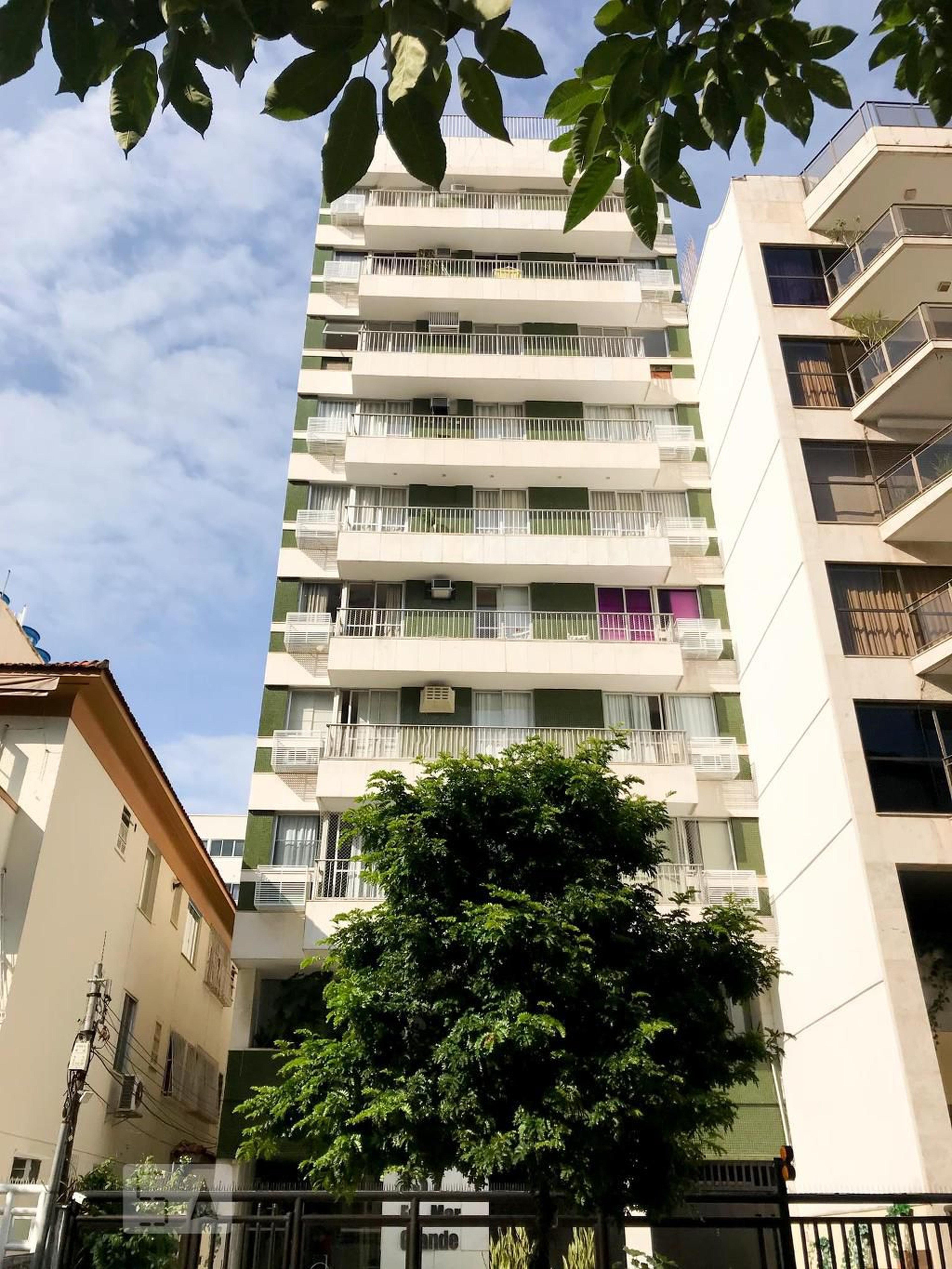 Fachada do Prédio Condomínio em Rua Barão da Torre, 137