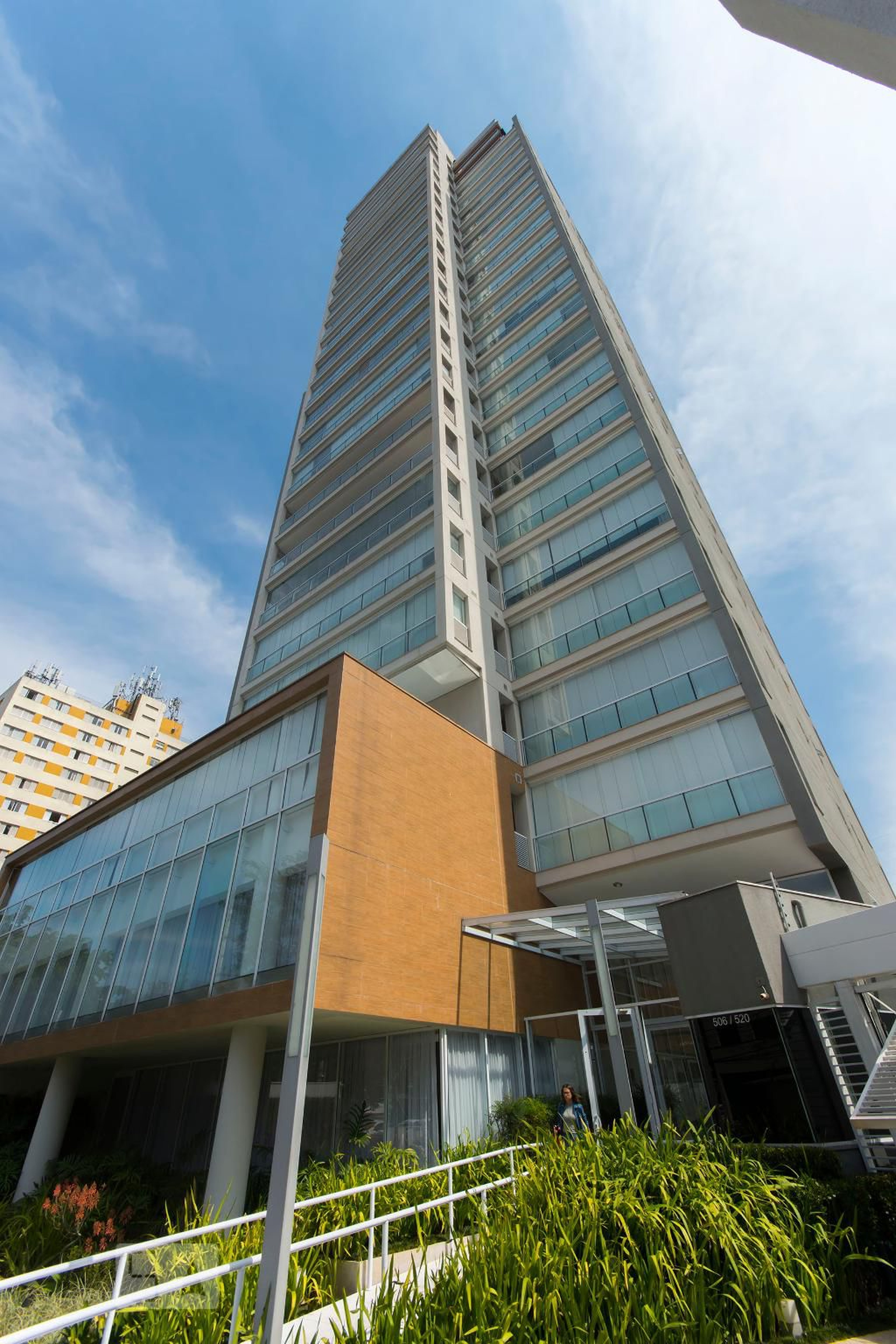 Fachada Condomínio em Rua Clodomiro Amazonas, 520