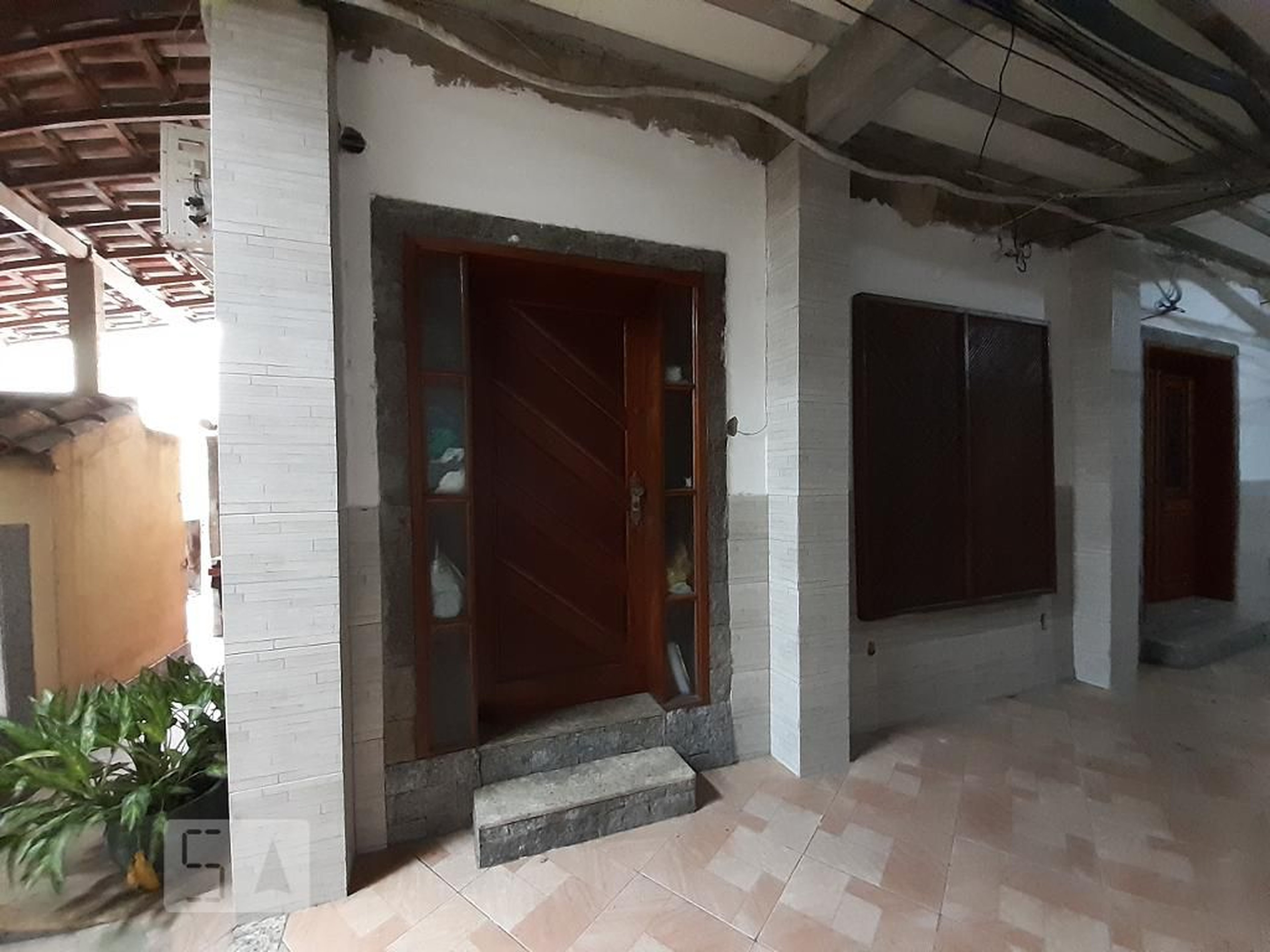 Fachada Condomínio em Rua Isolina, 241