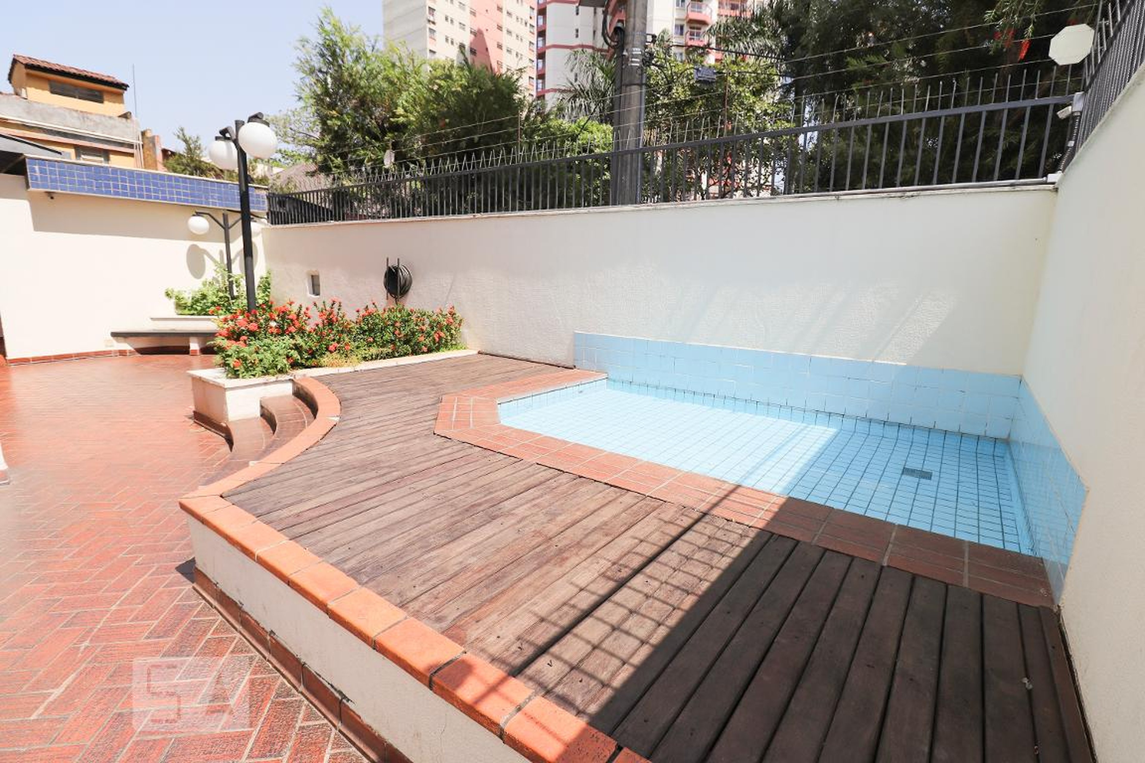 Piscina - José Hermano Sobrinho