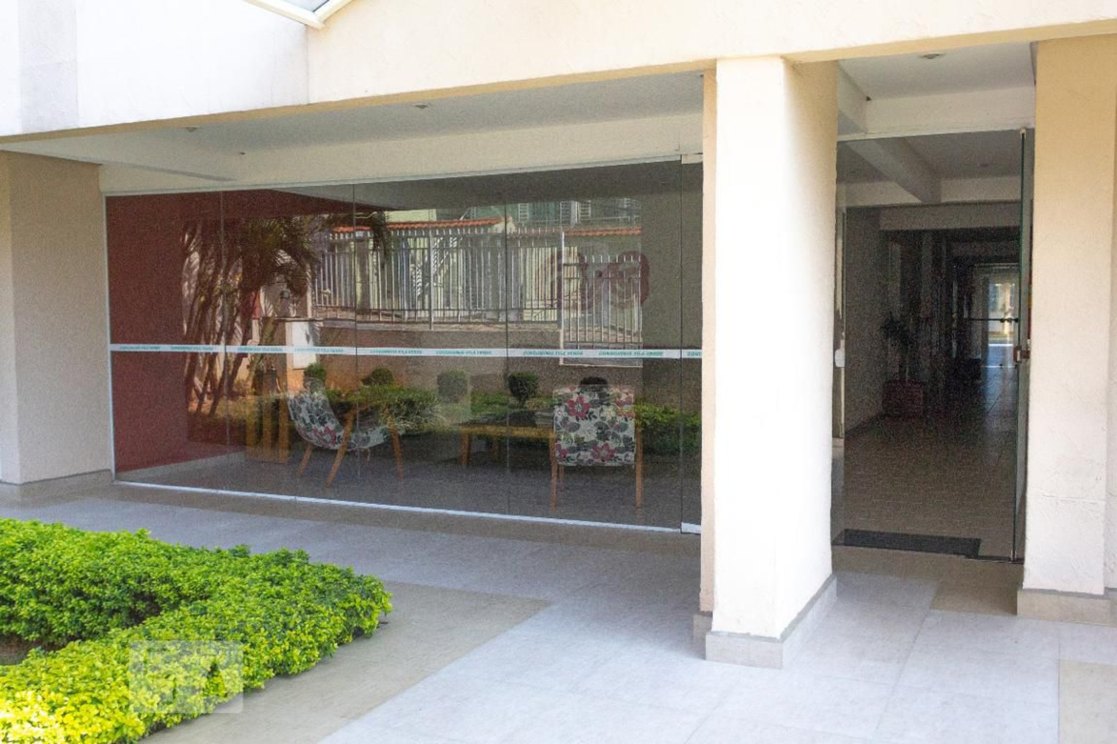 Fachada do Condomínio Condomínio Vila Verde