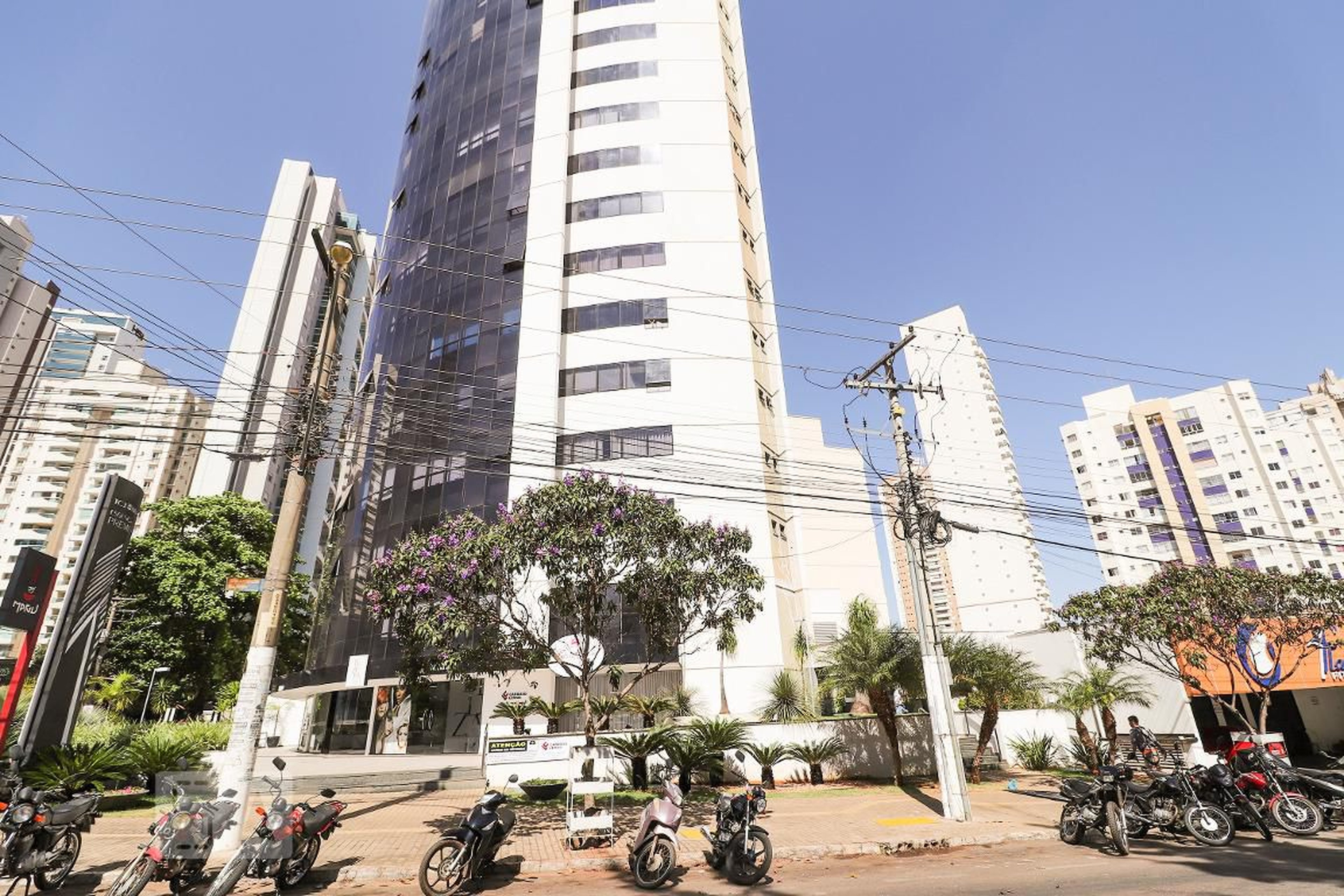 Fachada Condomínio em Rua Terezina, 40