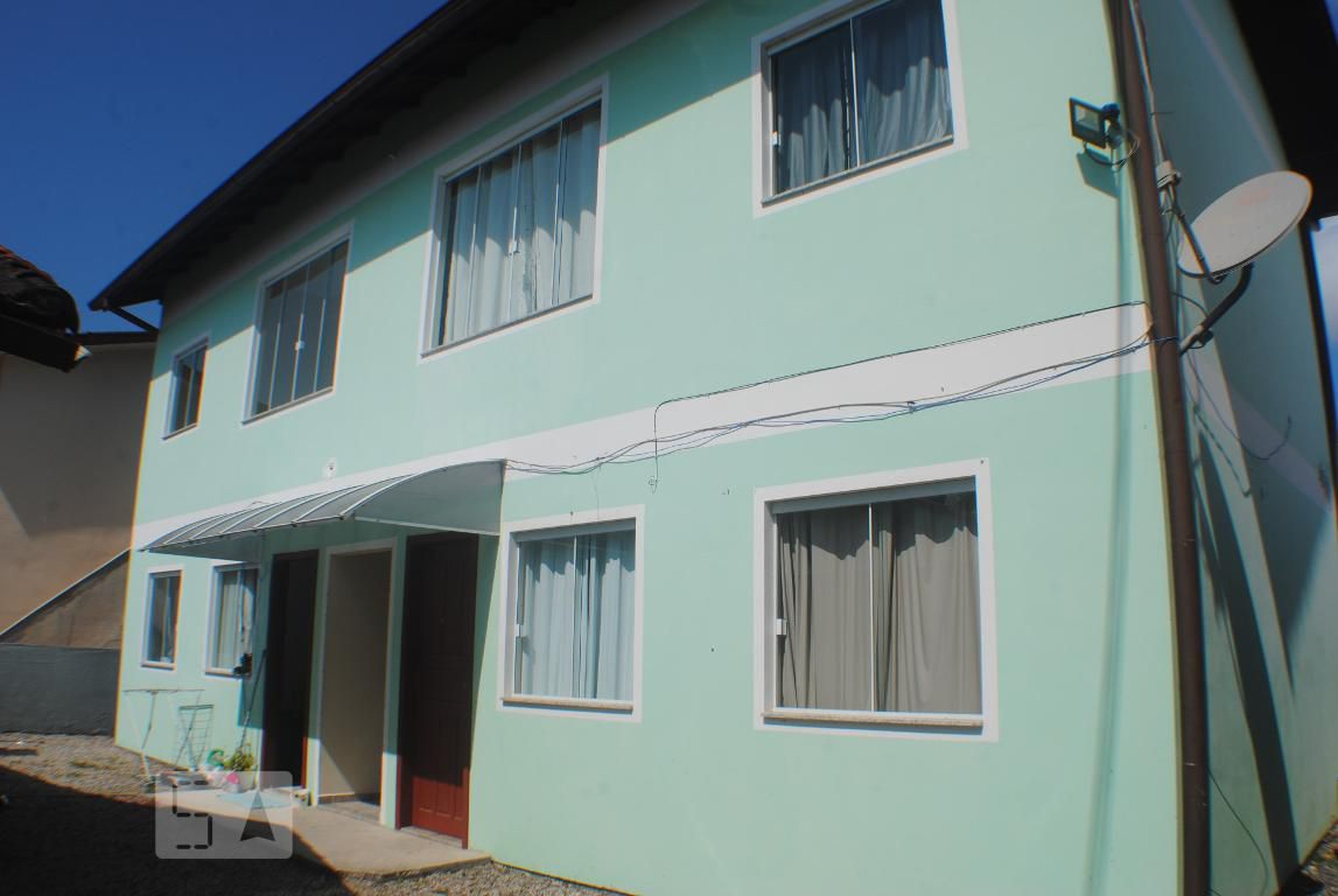 Fachada Condomínio em Rua Servidão Samburá, 55