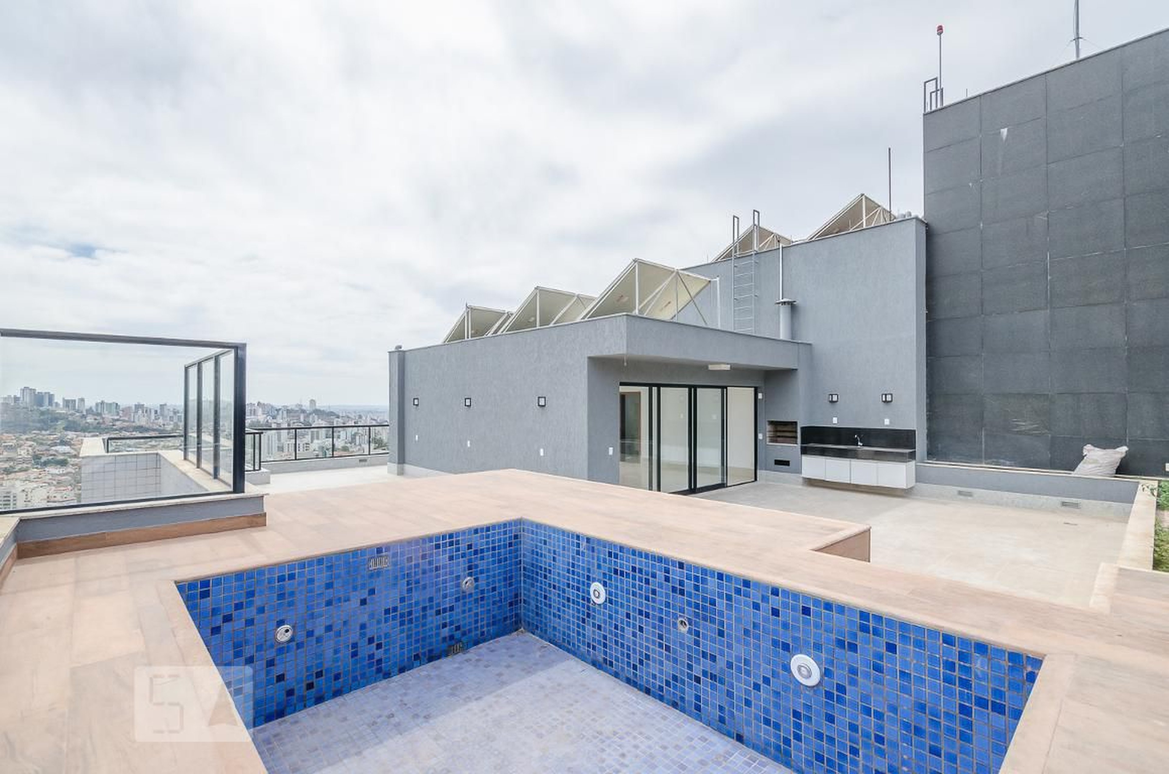 Piscina - Edifício Van Gogh