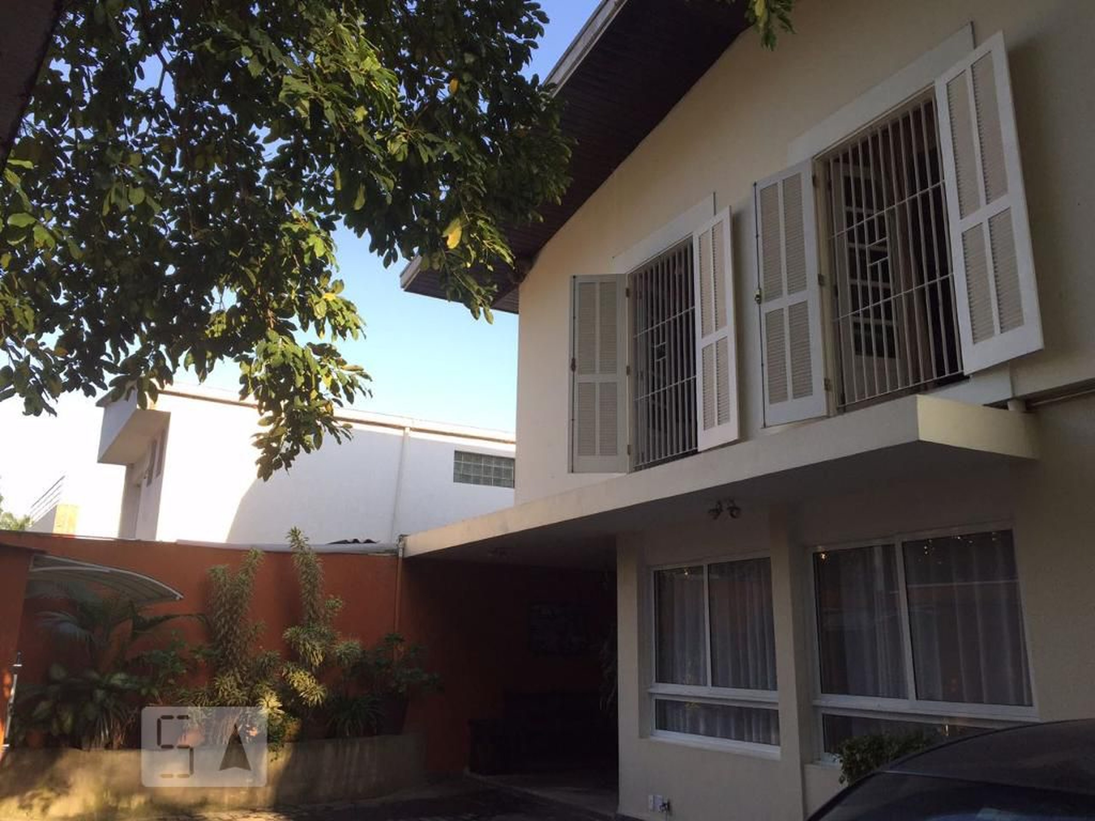 Entrada Condomínio em Rua Tomé Portes, 1117